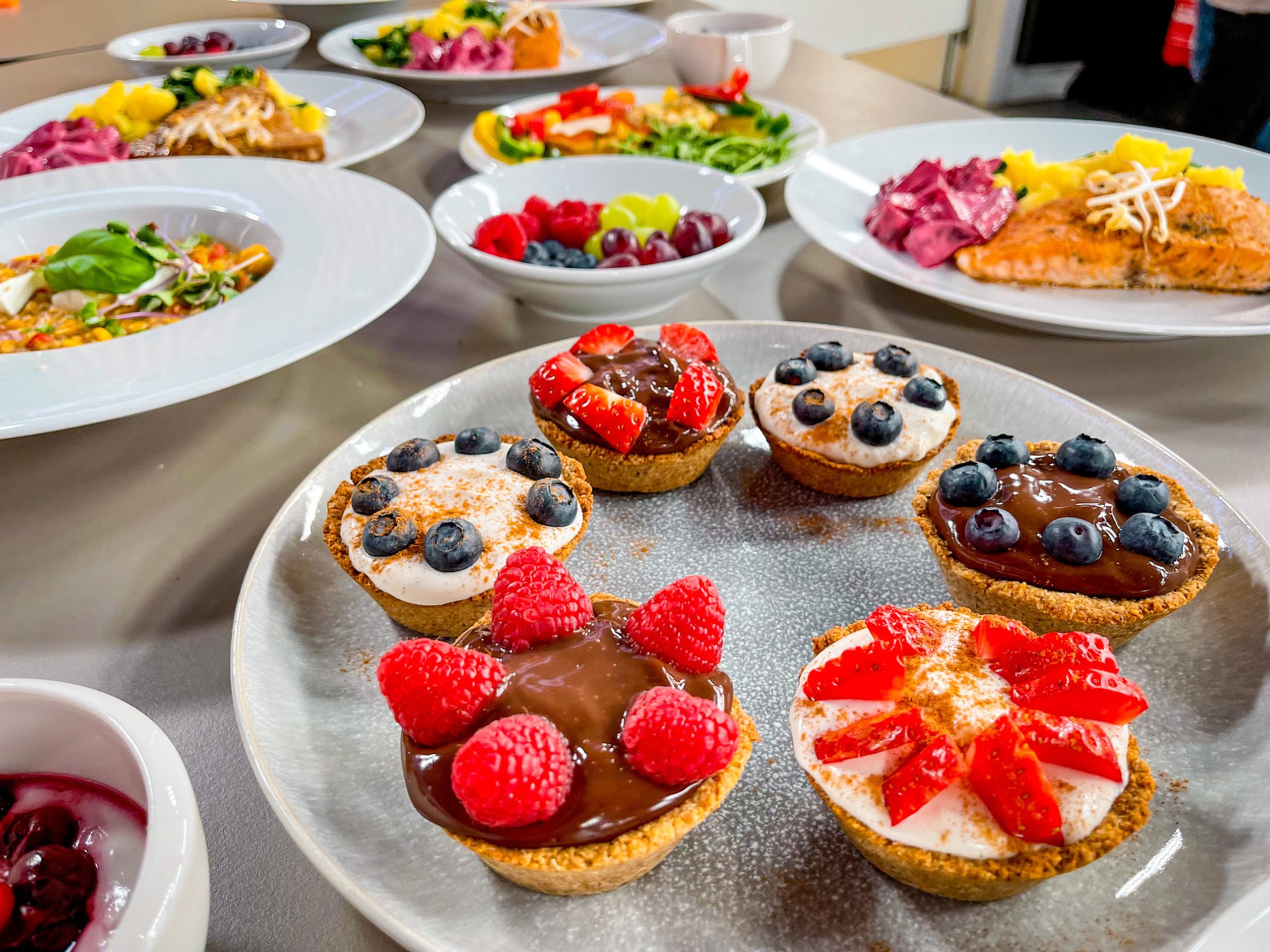 Ovsené košíčky plnené tvarohom a ovocím