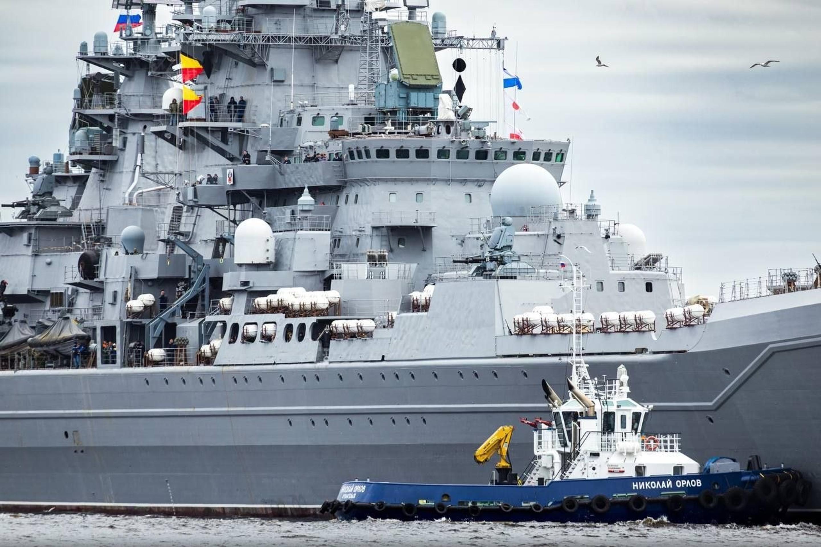 Ruský krížnik Admiral Nachimov.