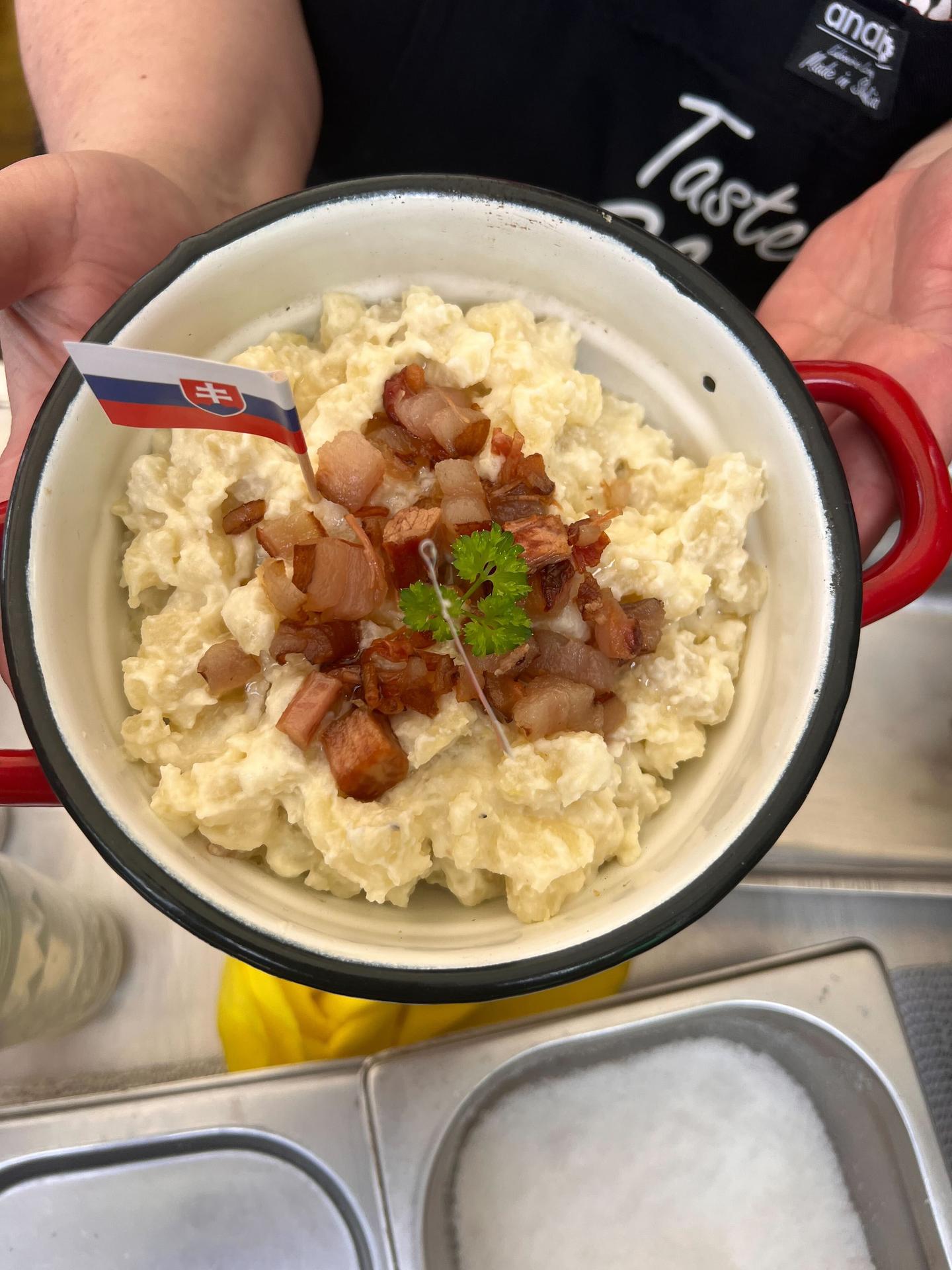 Ponuka jedál v slovenskom bufete na EURO 2024.