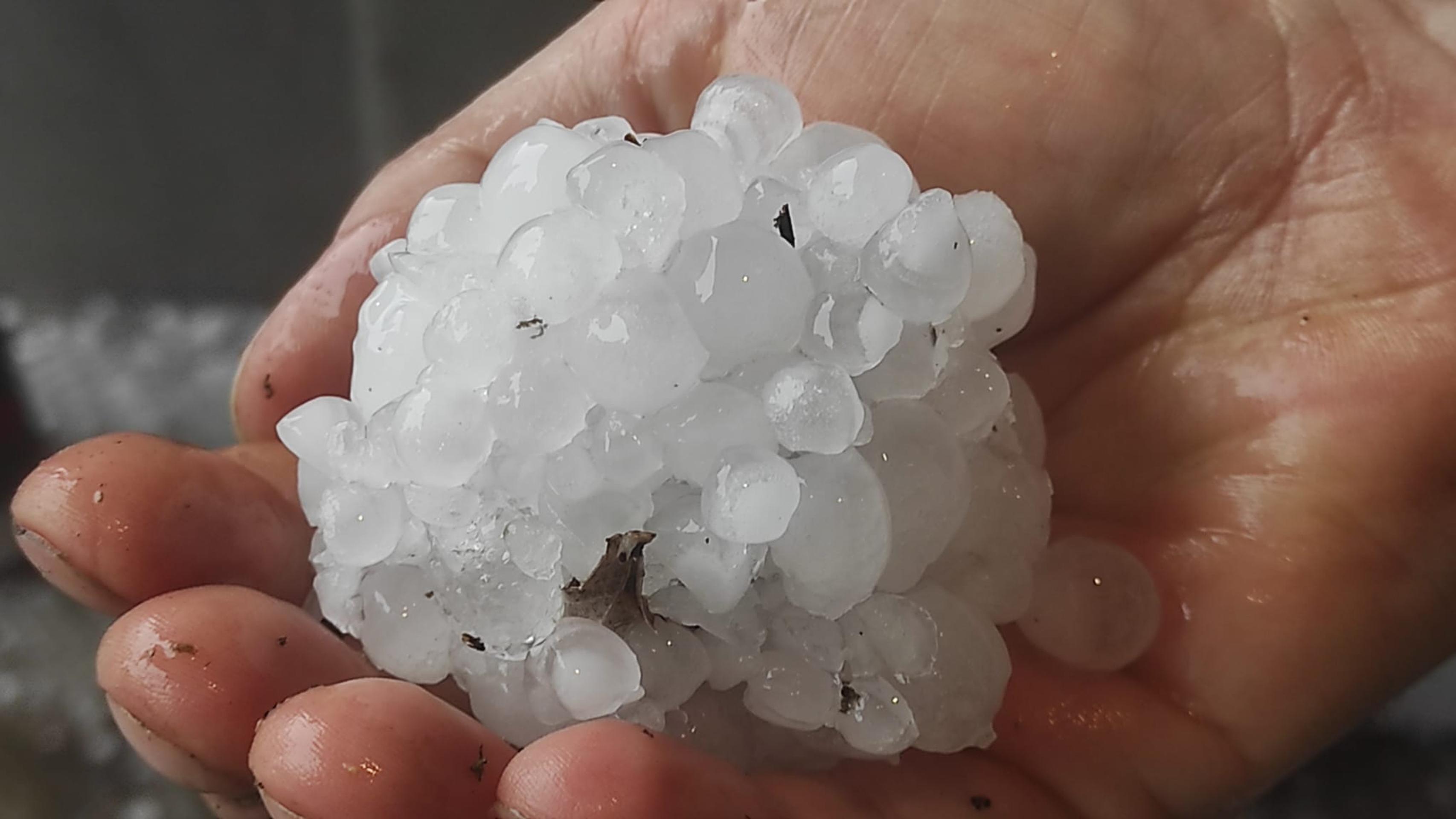 Búrka s krúpami v Trnave.