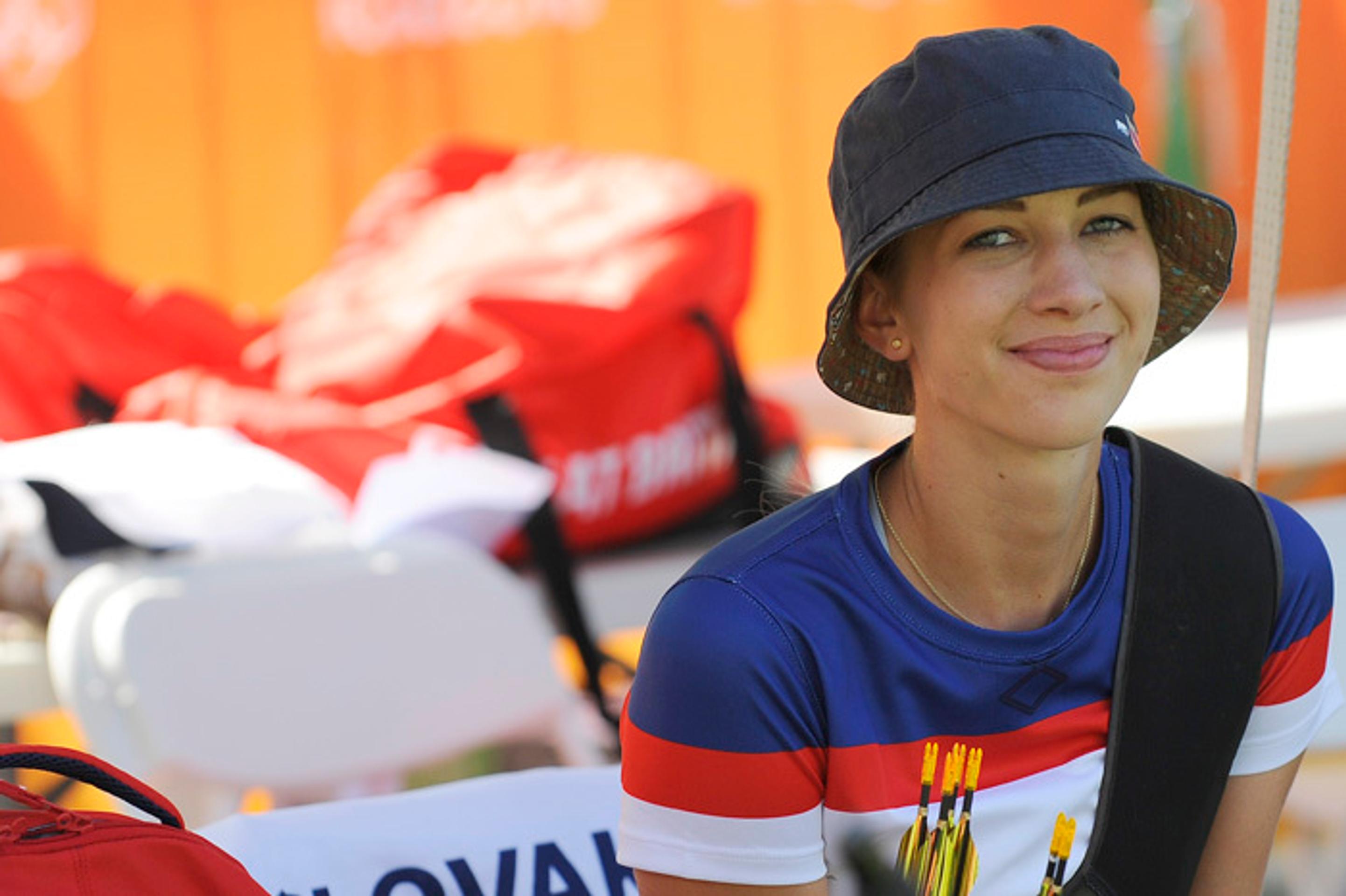 Lukostrelkyňa Alexandra Longová.