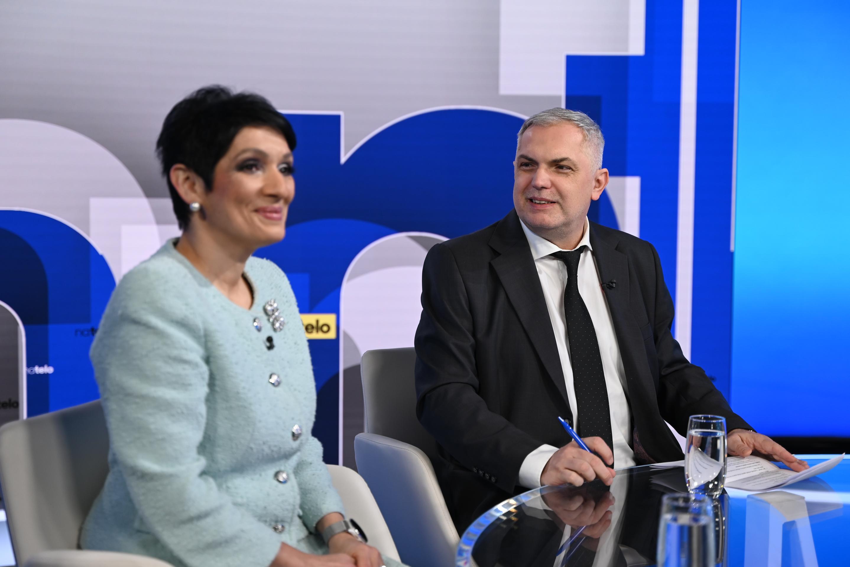 Hosťami relácie Na telo boli Roman Michelko z SNS a Irena Bihariová z PS
