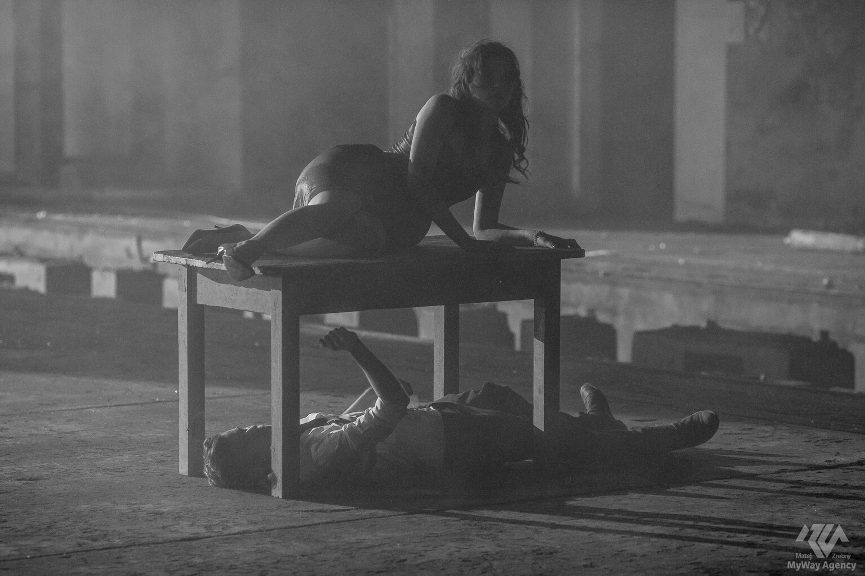 Celeste Buckingham a Matej Vávra v novom klipe Loving You.