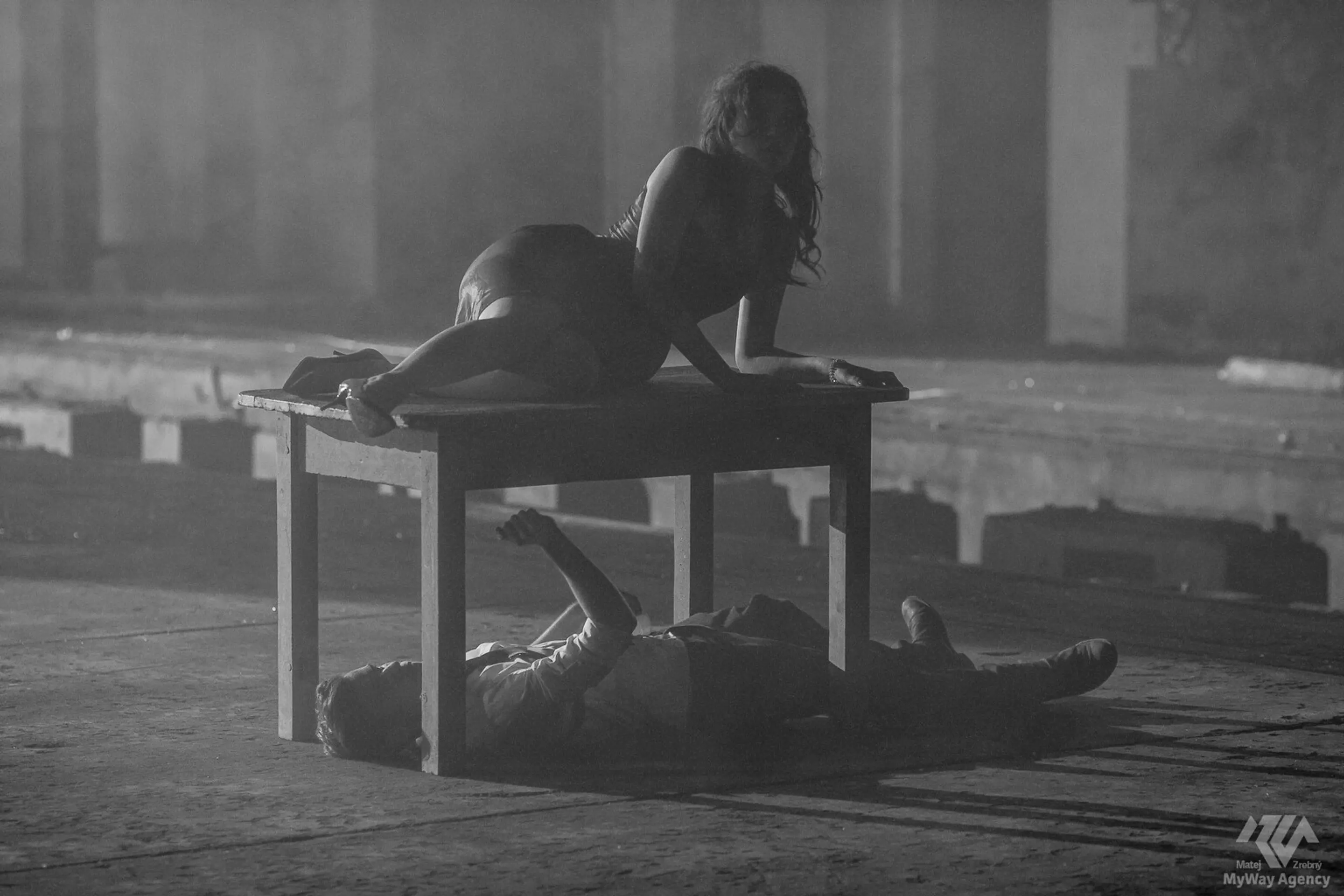 Celeste Buckingham a Matej Vávra v novom klipe Loving You.