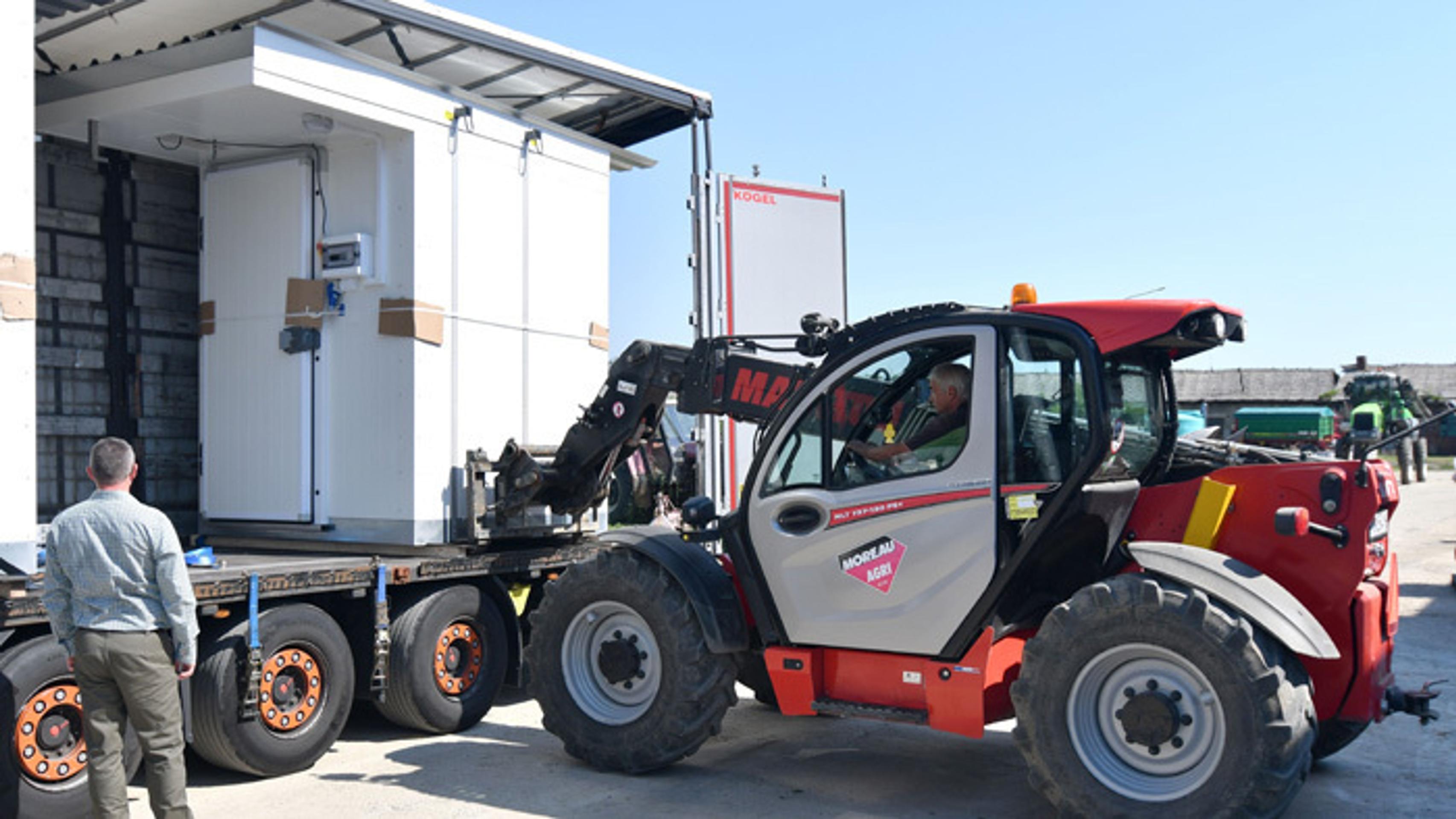 Prezentácia chladiaceho boxu pre poľovníkov v obci Zatín.