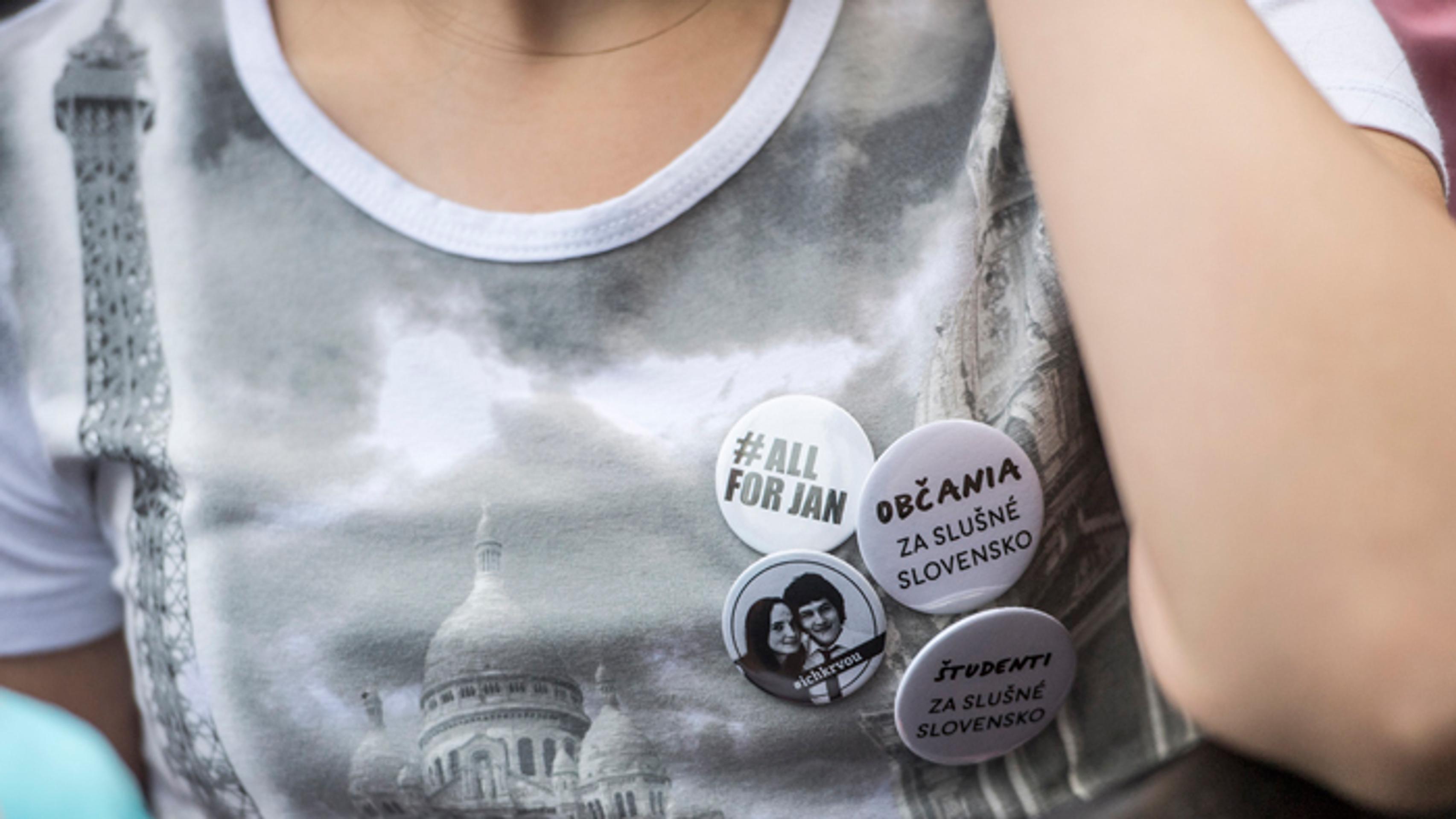 Jedna z účastníčok protestného zhromaždenia Za slušné Slovensko v Bratislave.