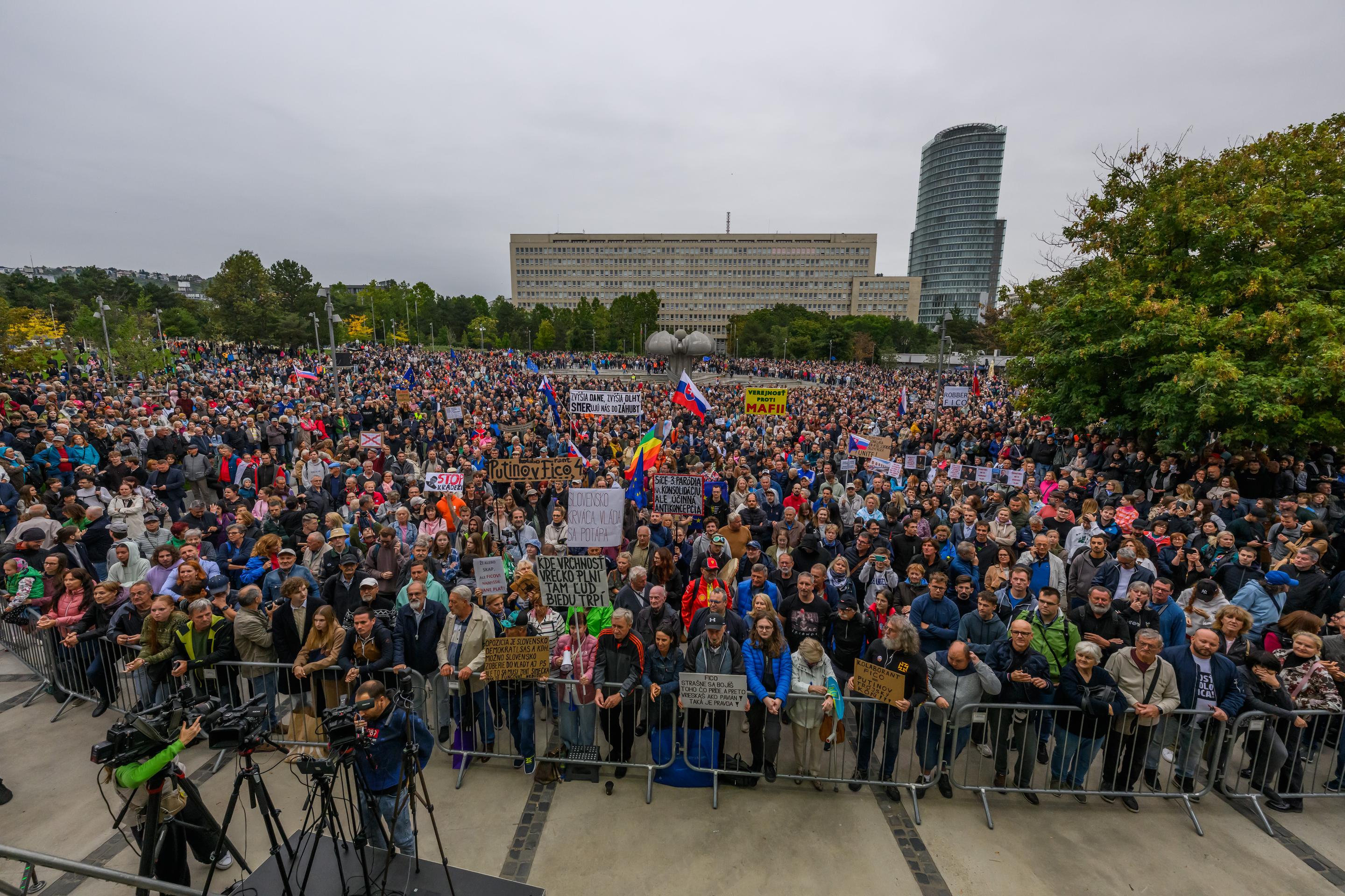 Protestujúci v Bratislave