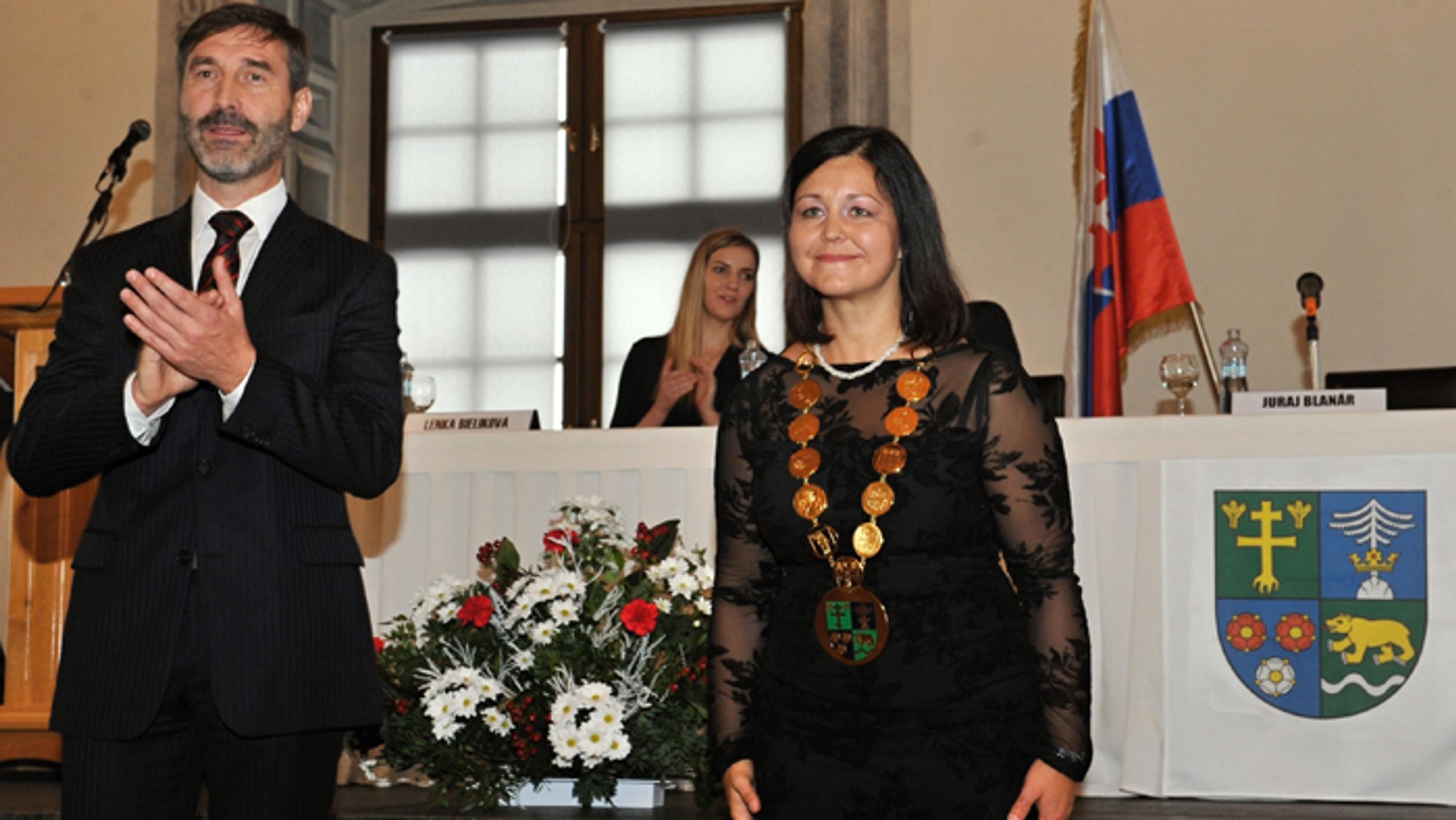 Nový predseda predsedu Košického samosprávneho kraja Rastislava Trnku po zložení sľubu.