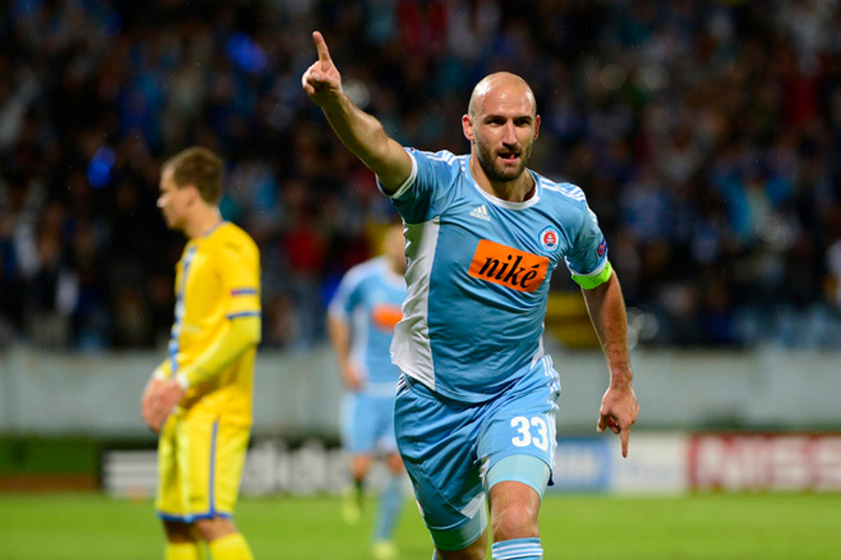 Robert Vittek (Slovan) sa teší po strelení vyrovnávajúceho gólu do siete Bate Borisov.