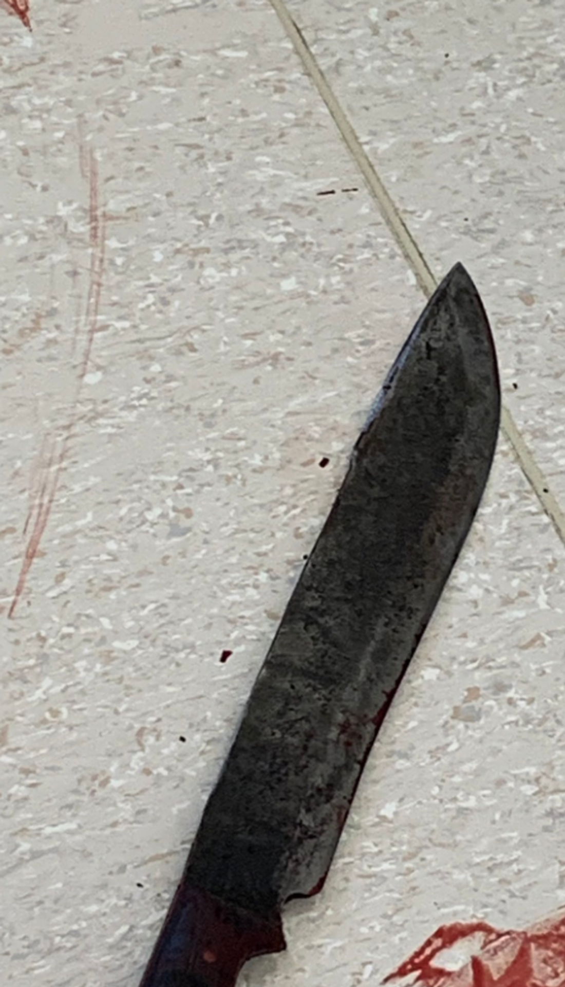 Mačeta, ktorú útočník zranil zdravotníkov