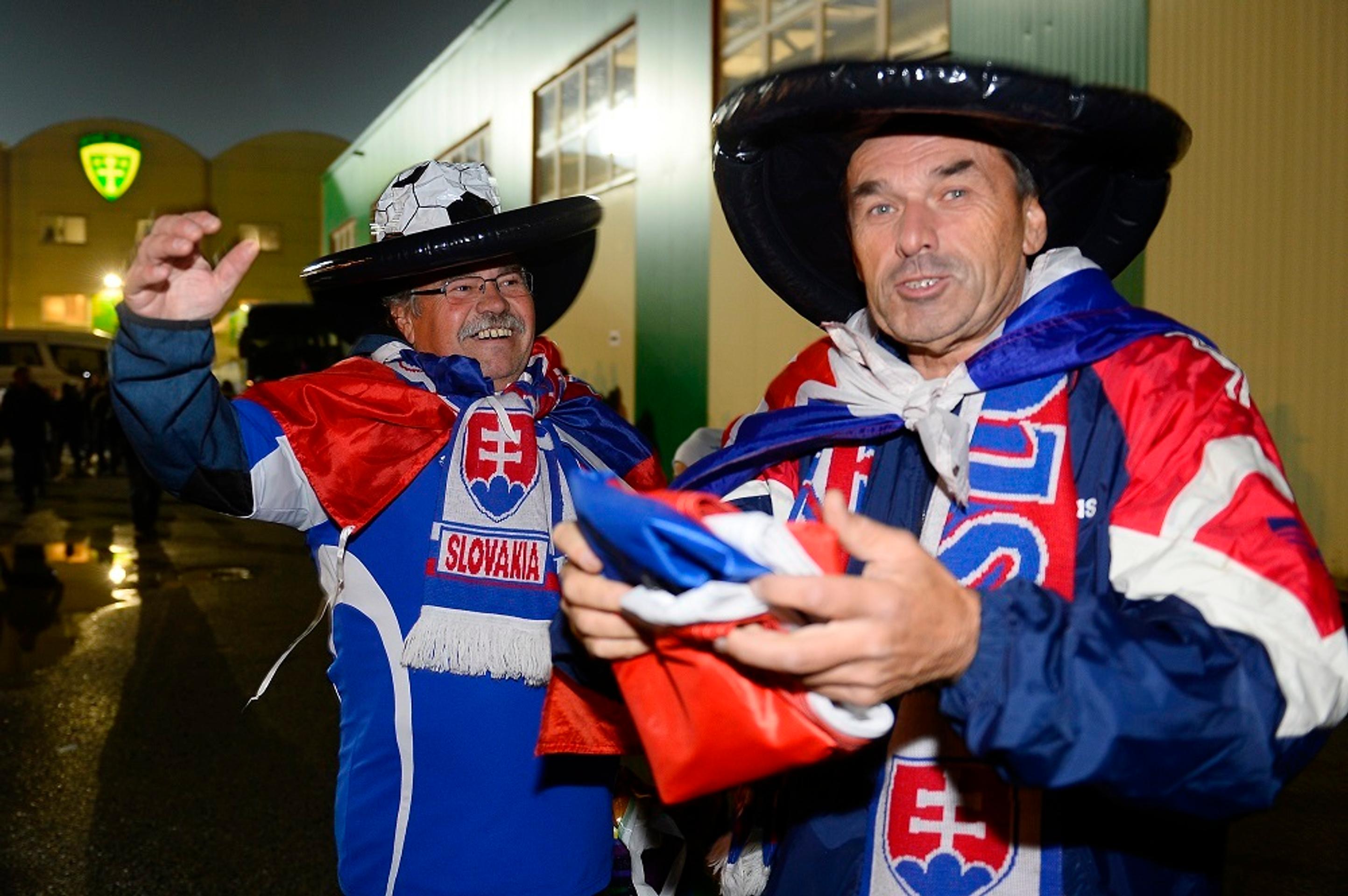 Slovenskí fanúšikovia na zápase s Bieloruskom