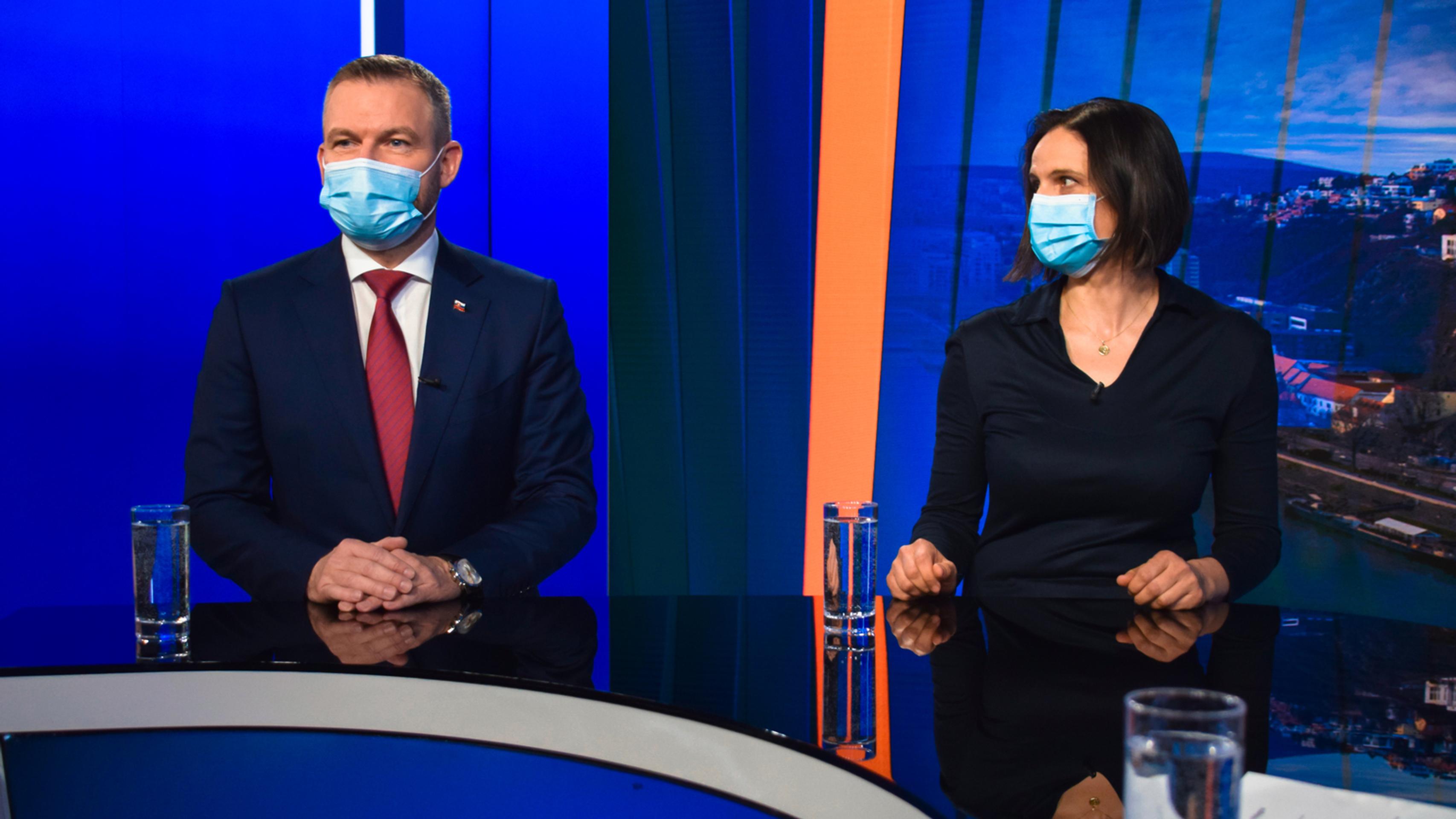 Divácke otázky na Máriu Kolíkovu a Petra Pellegriniho.