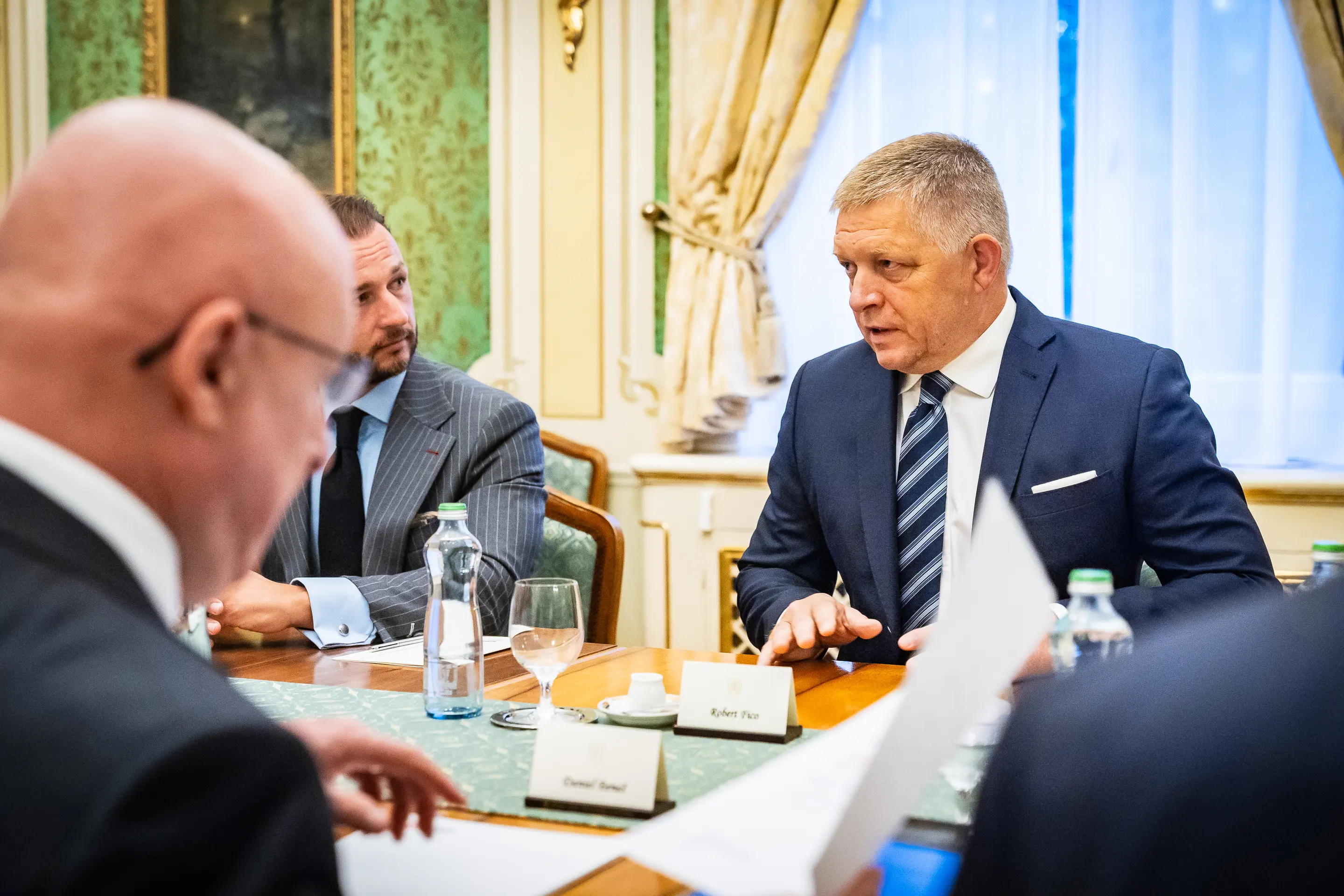 Premiér Fico preberá iniciatívu pri jadrovej elektrárni. Stretol sa s akcionármi.