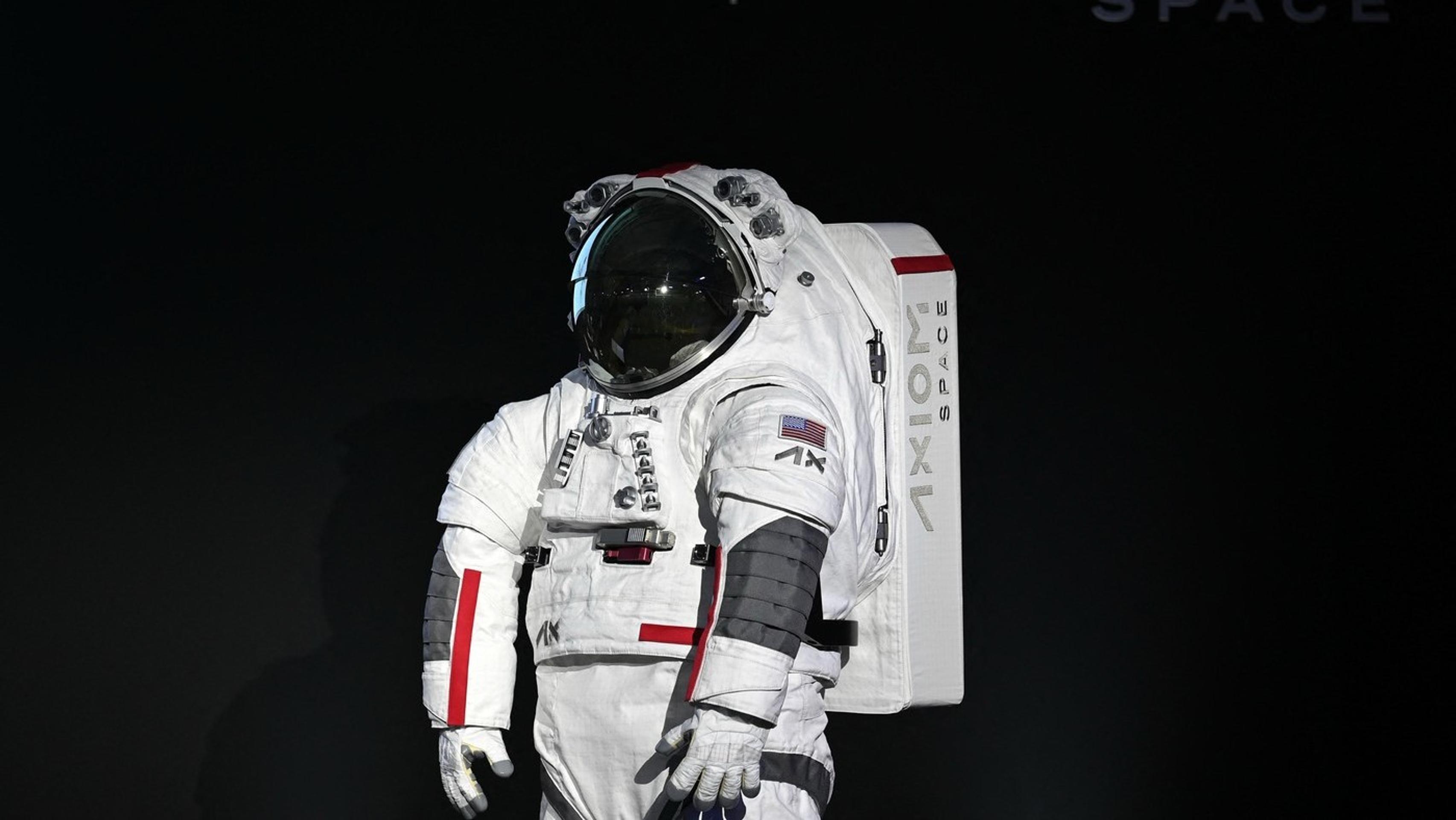 Skafander Axiom Space x Prada