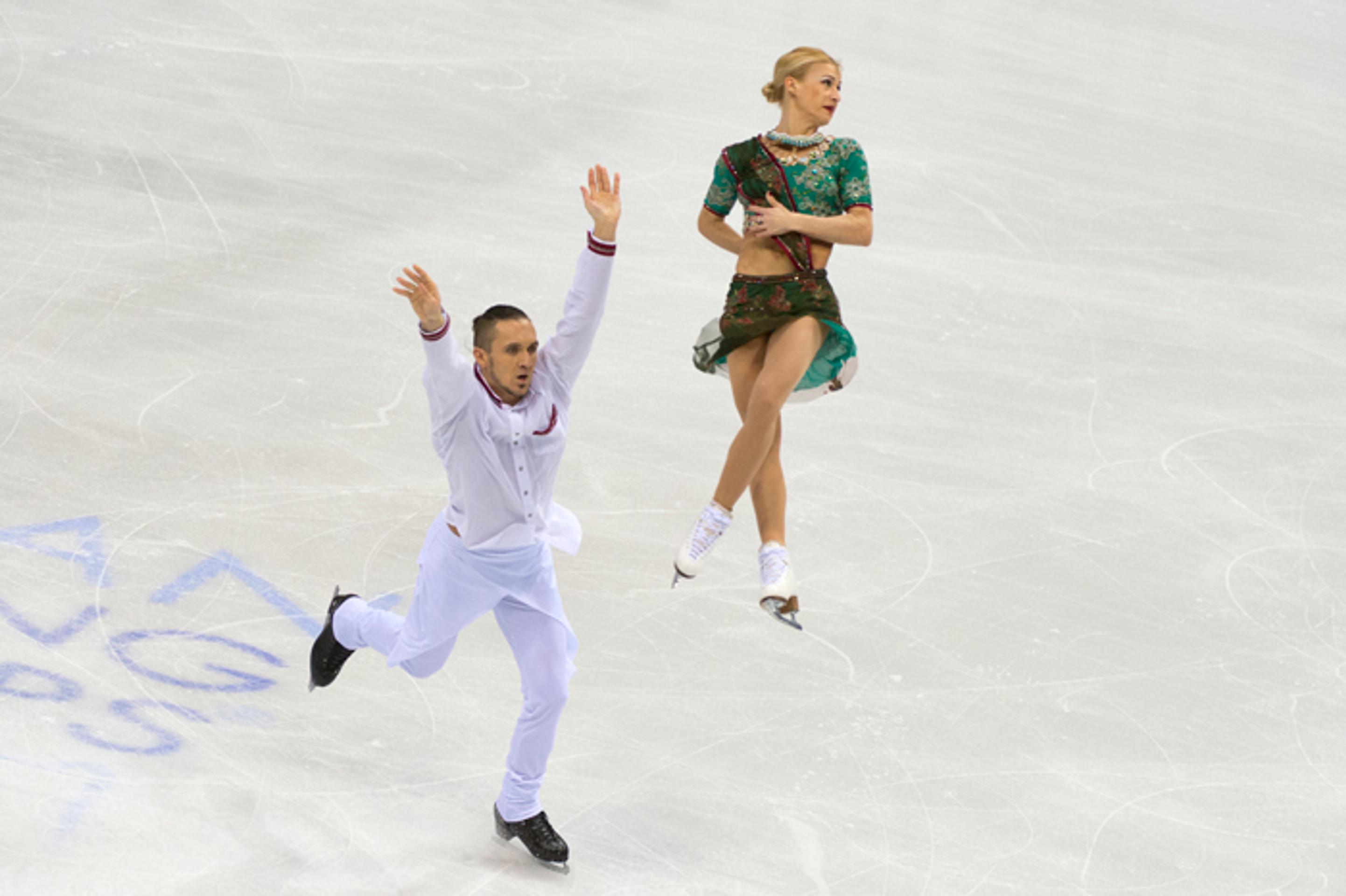 Ruská športová dvojica Maxim Traňkov a Tatiana Volosožarová počas krátkeho programu ME.