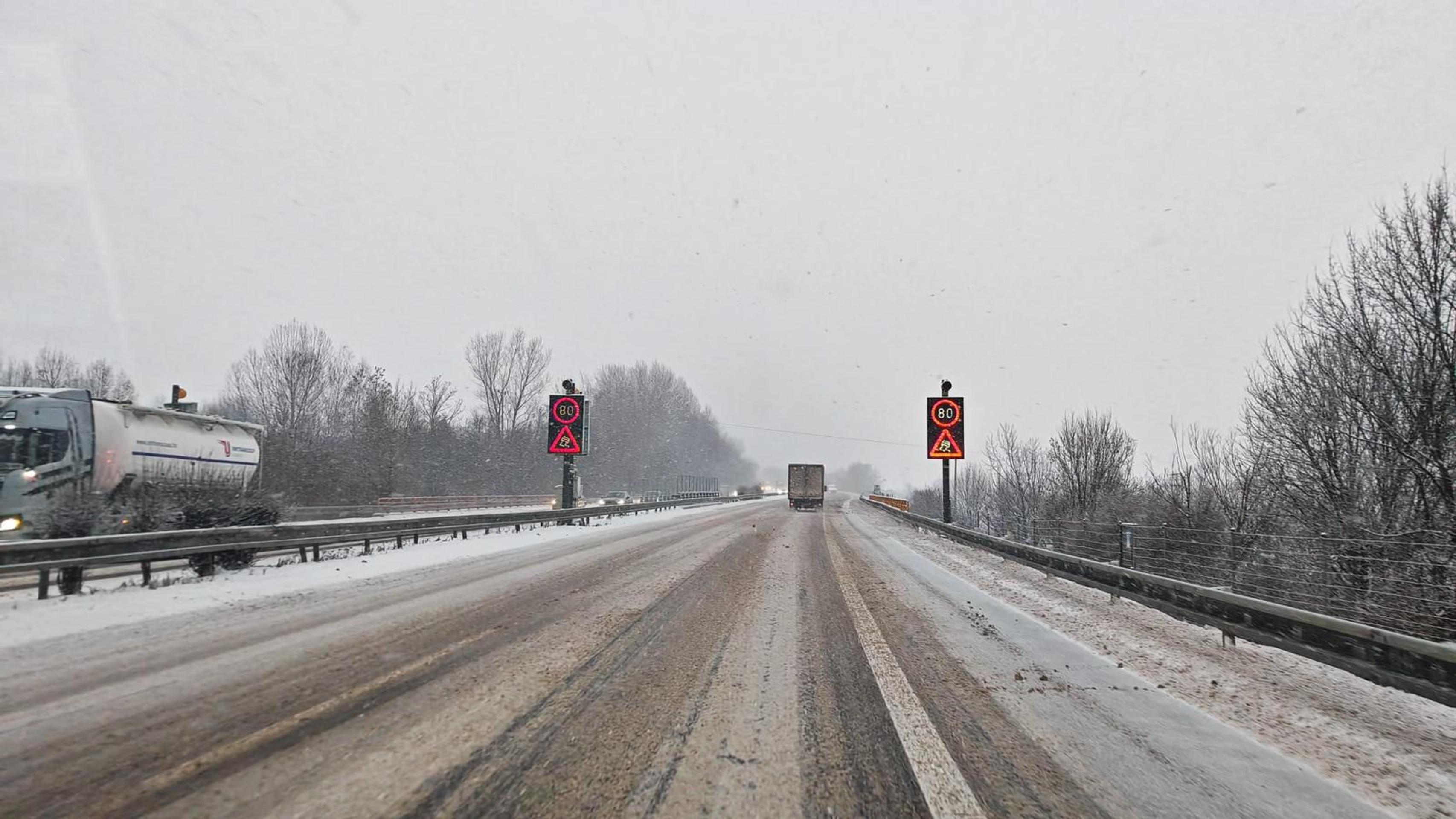 Extrémna poľadovica a sneh