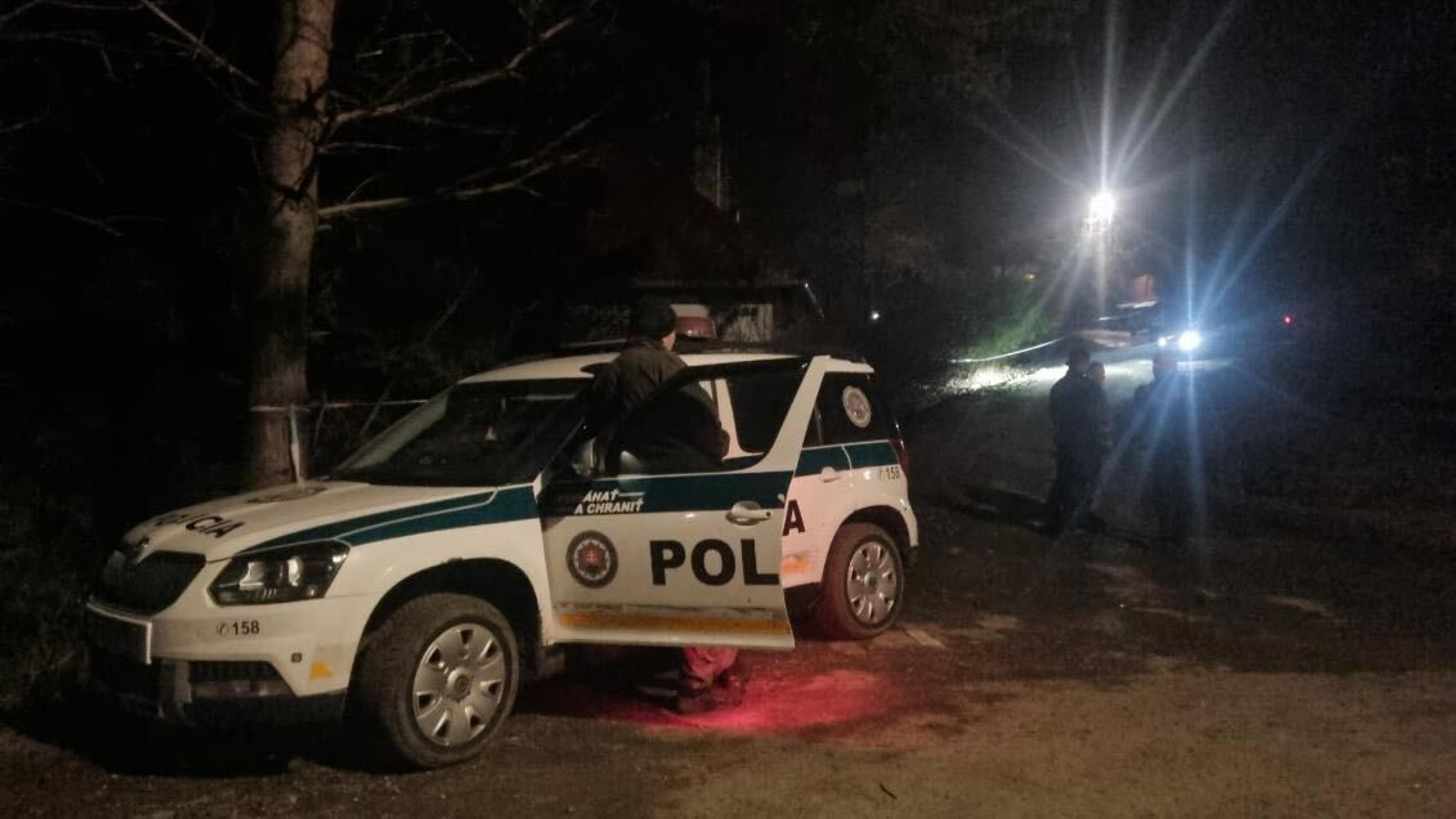 Na jazere v obci Dačov Lom v okrese Veľký Krtíš sa pod dvoma maloletými osobami prepadol ľad