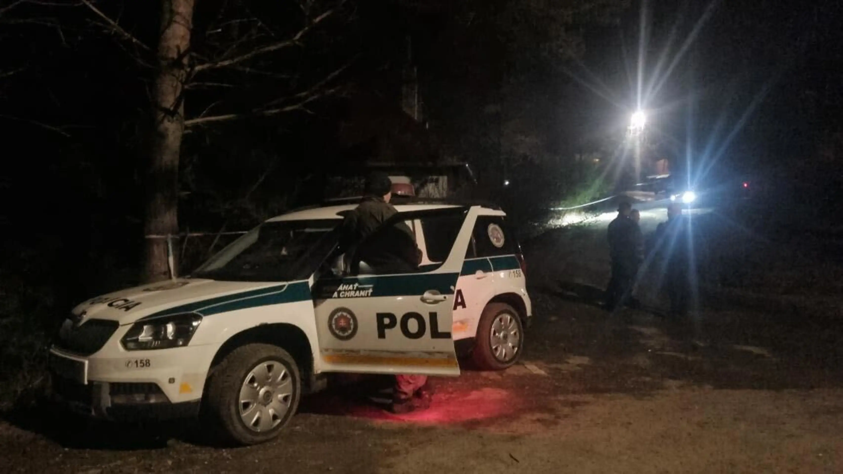 Na jazere v obci Dačov Lom v okrese Veľký Krtíš sa pod dvoma maloletými osobami prepadol ľad