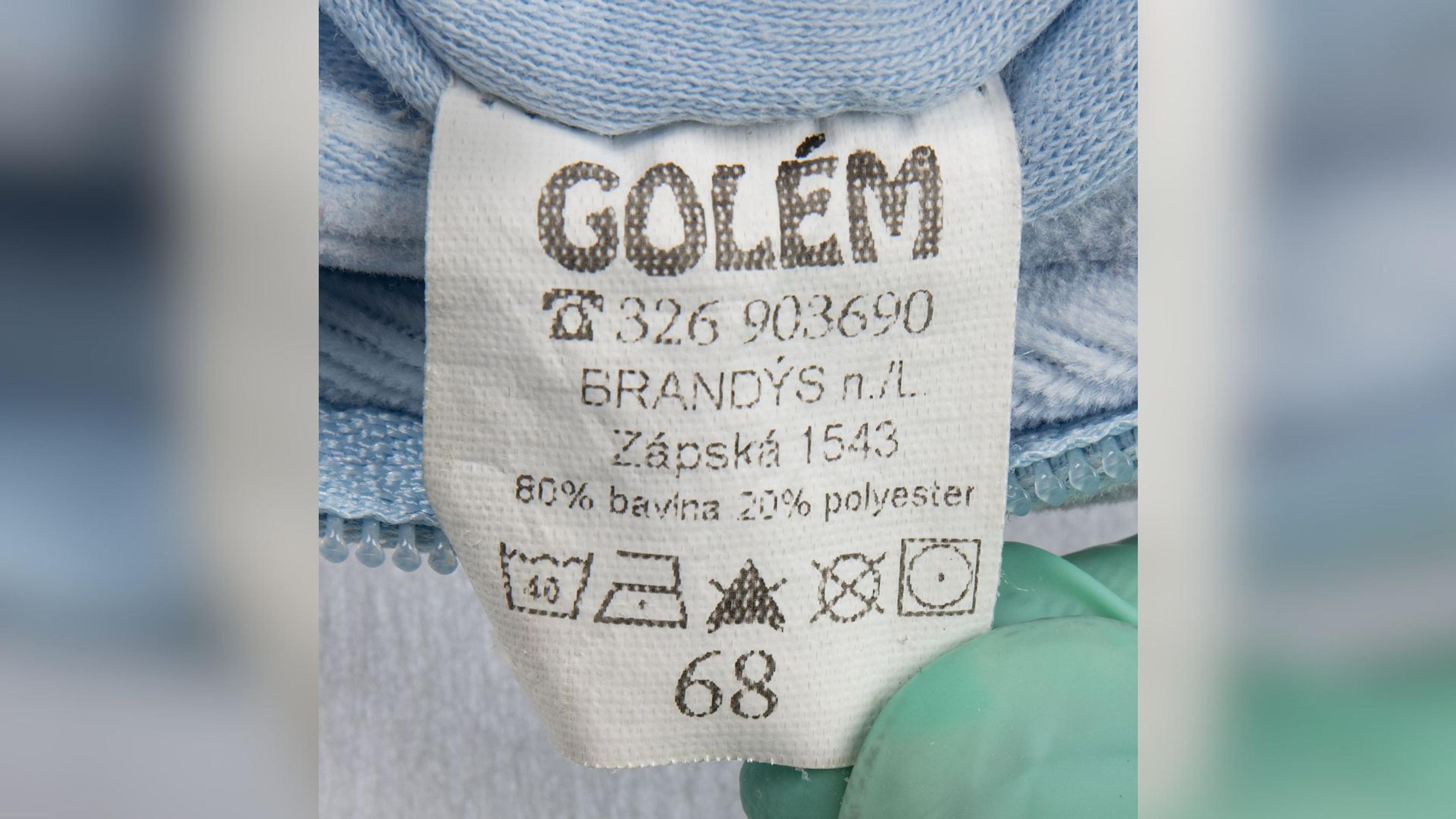 Ľudia našli pod stromom novorodenca