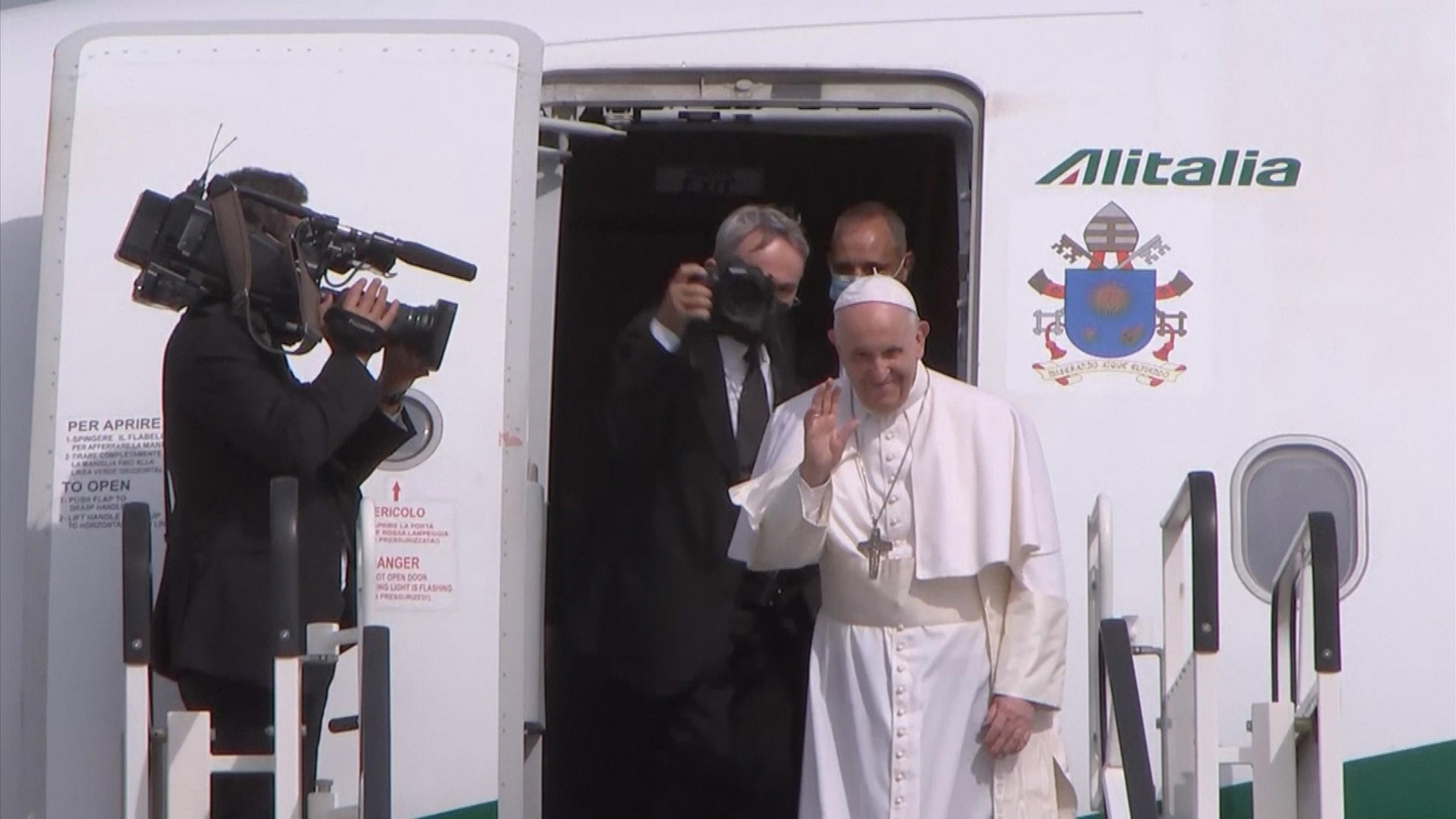 Pápež ukončil návštevu Slovenska.