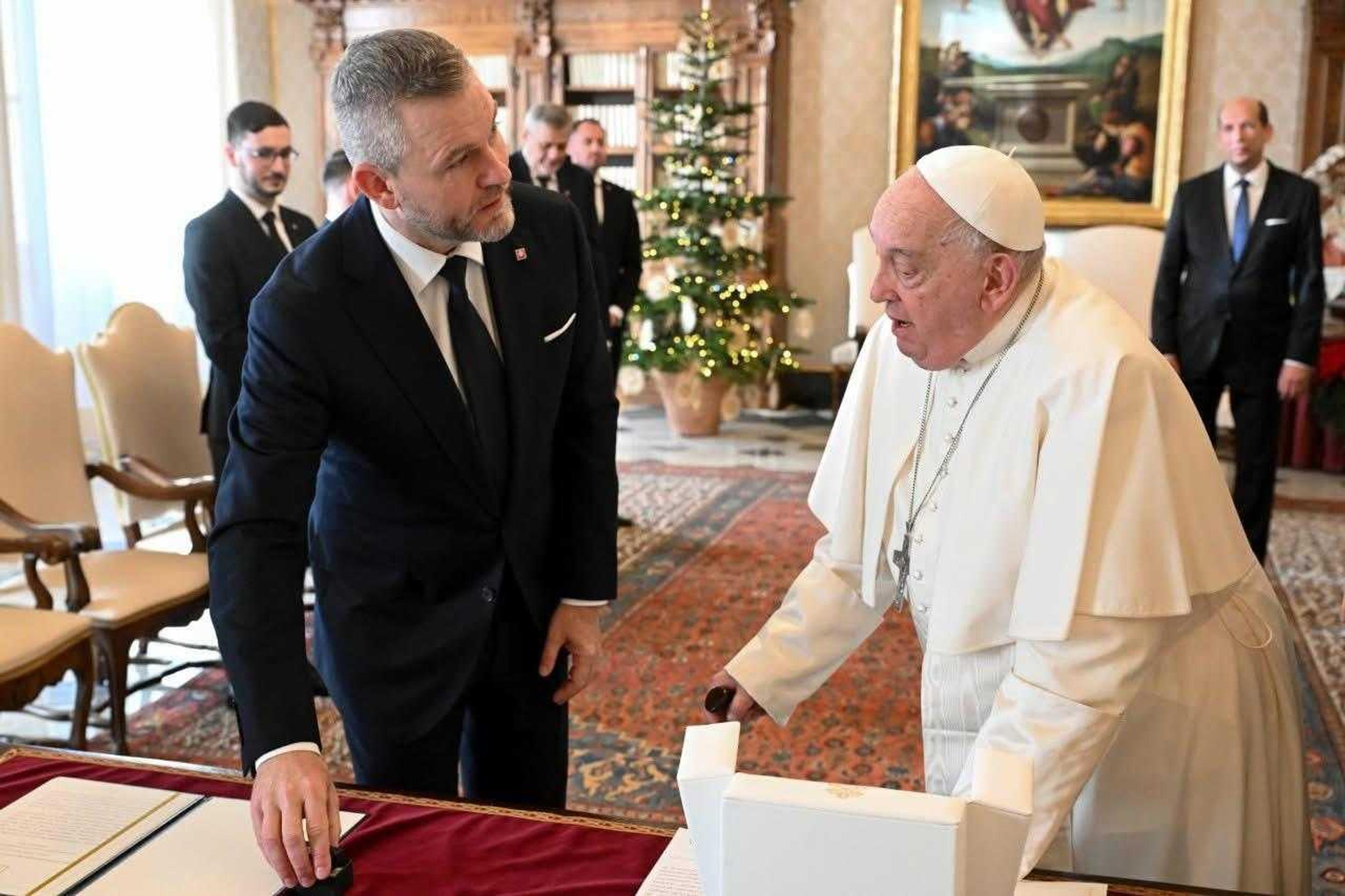 Prezident sa rozpráva s pápežom