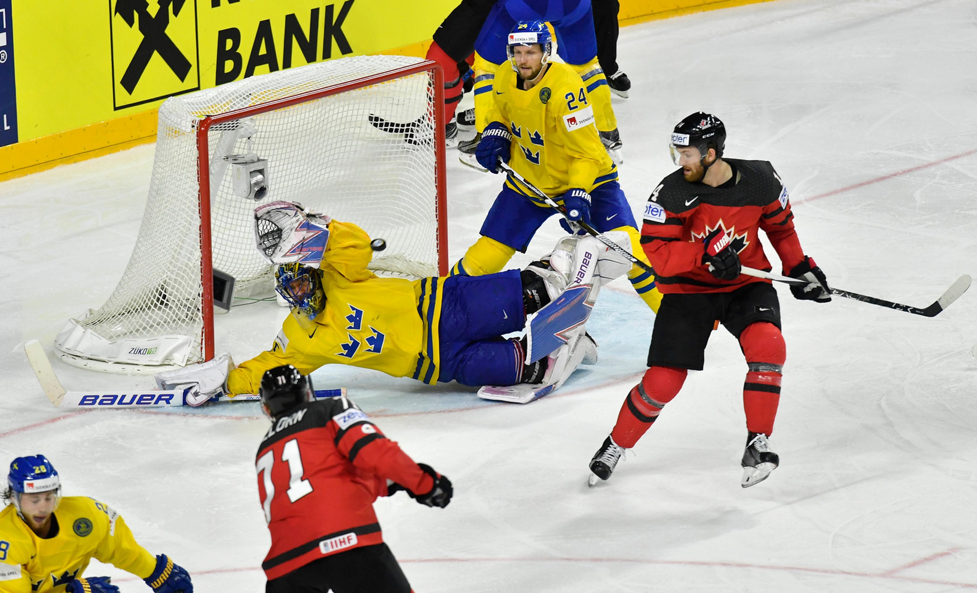 Henrik Lundqvist a jeho úspešný zákrok.