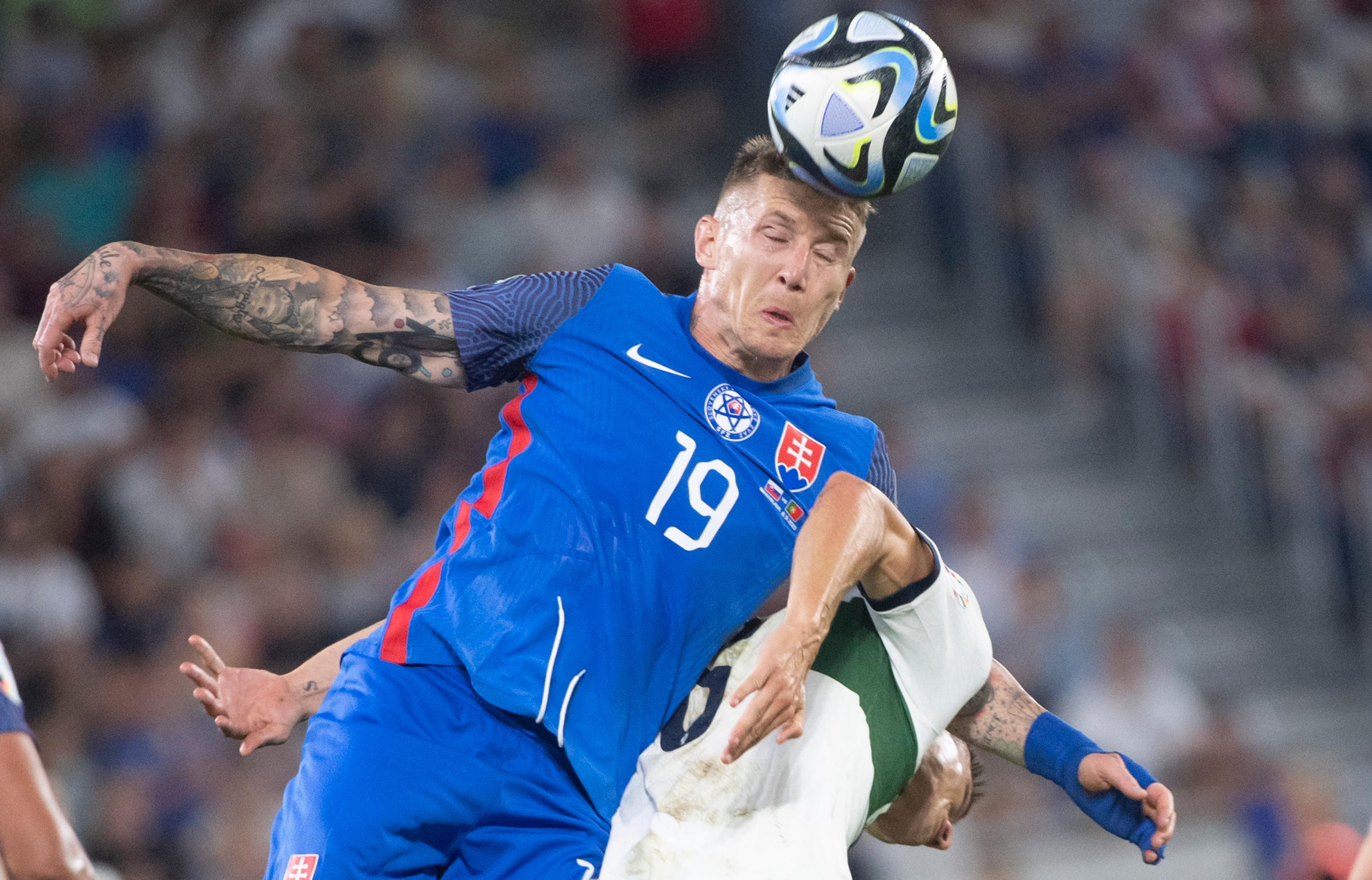 Na snímke hore hráč Slovenska Juraj Kucka.