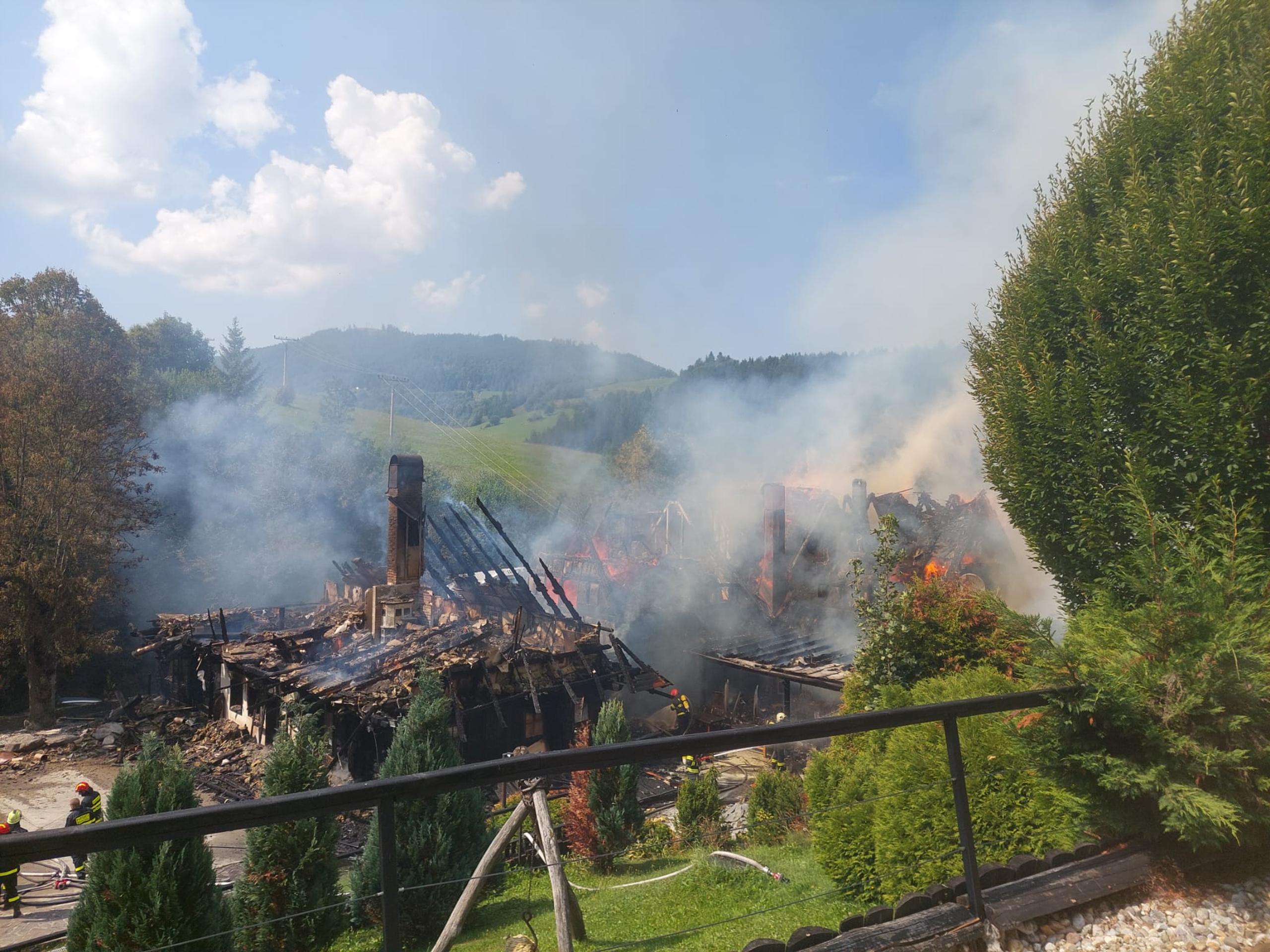 Požiar penziónu v Zázrivej.