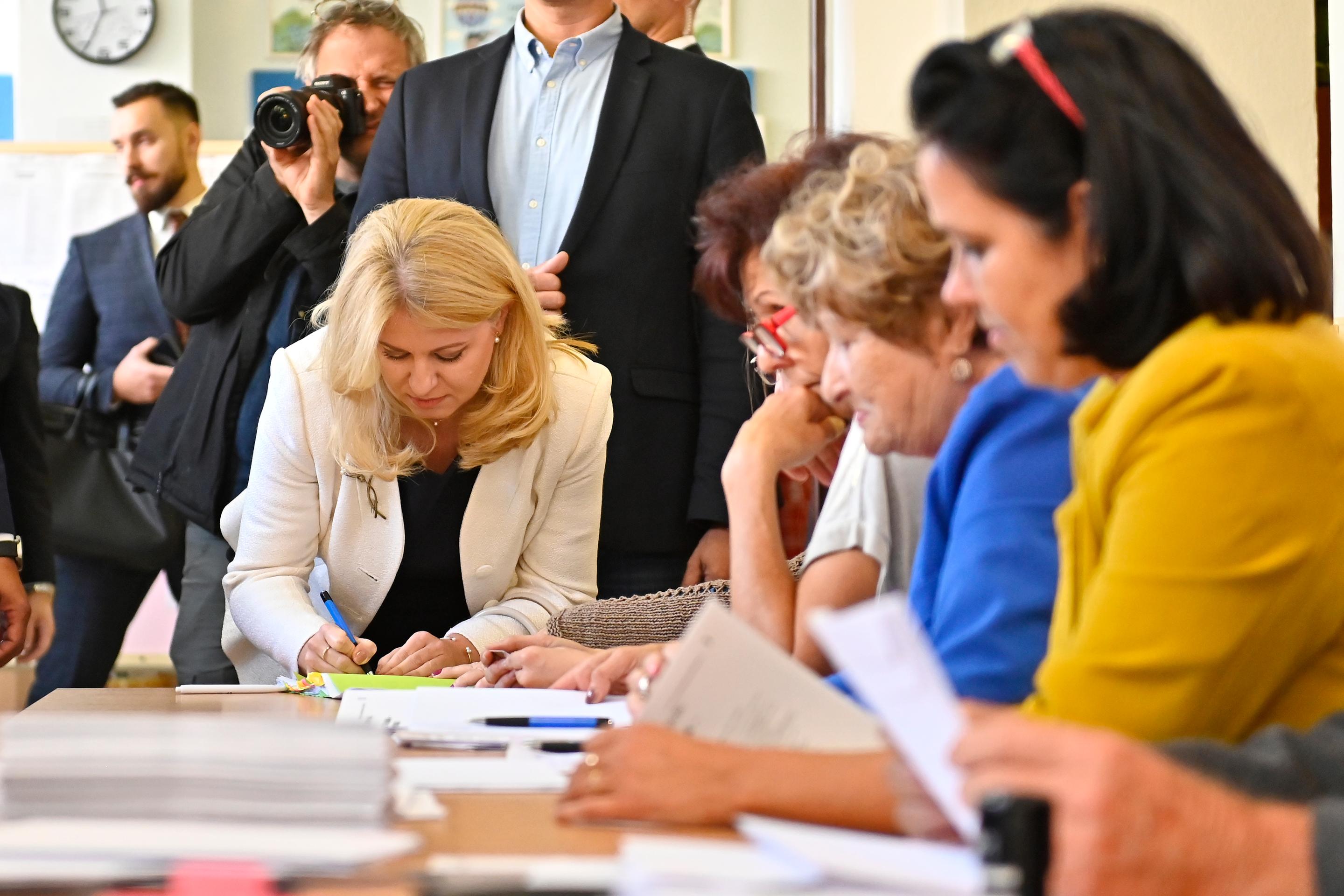 Zuzana Čaputová volila v Pezinku