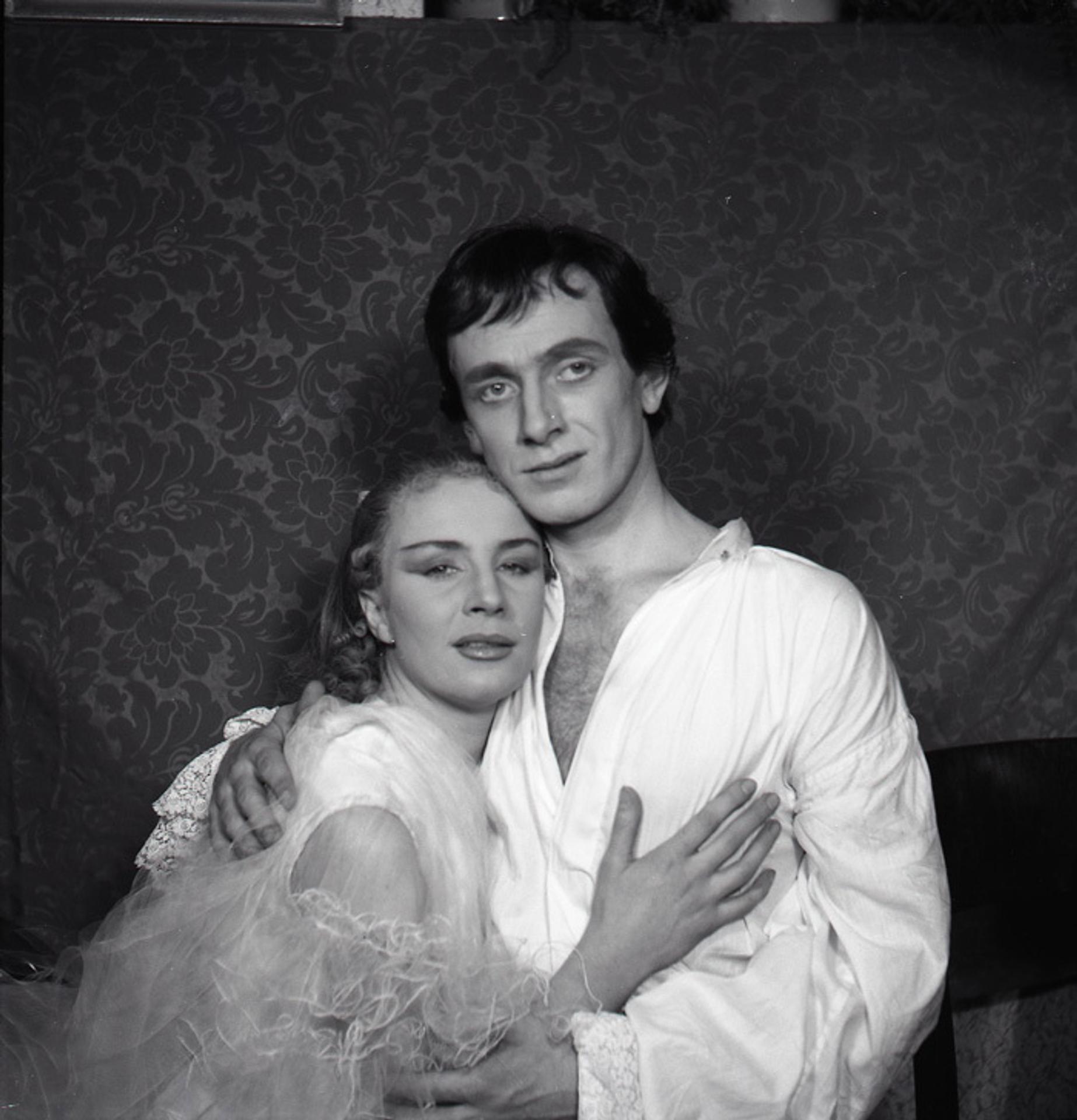 Karol Machata (Karol Moor) s Máriou Kráľovičovou (Amália von Edelreich) v inscenácii Zbojníci. ( 17. decembra  1955).