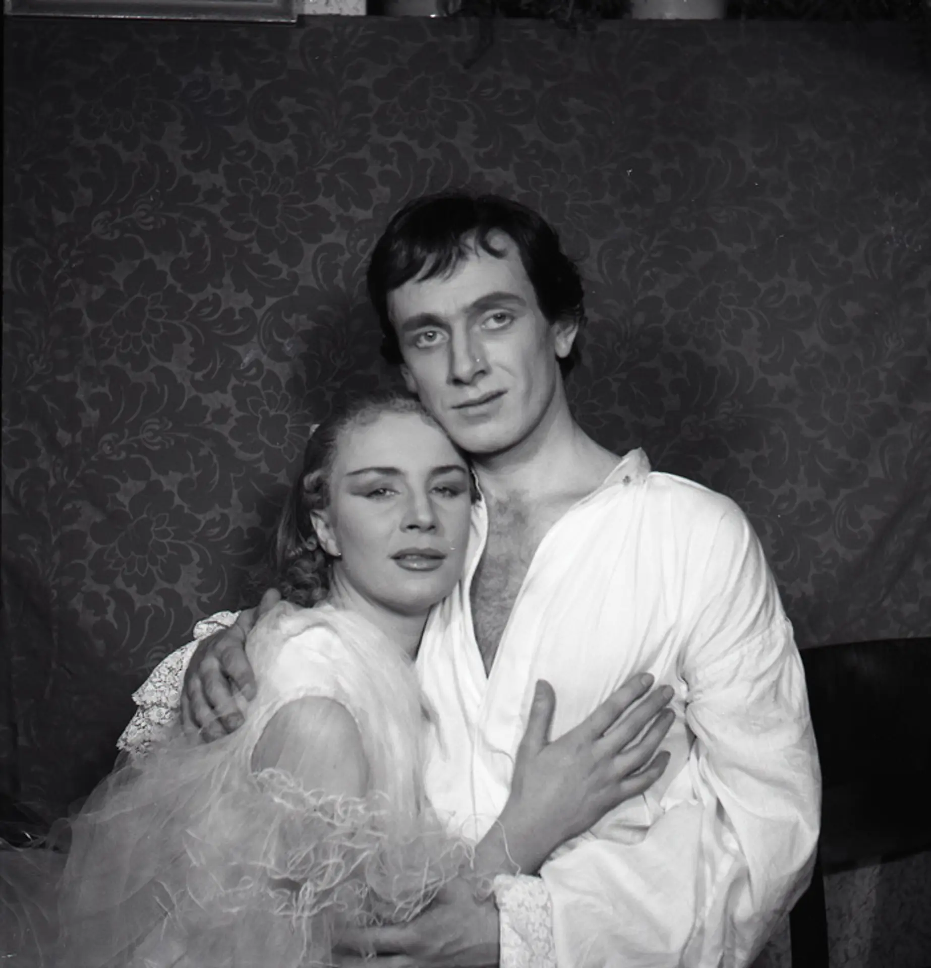 Karol Machata (Karol Moor) s Máriou Kráľovičovou (Amália von Edelreich) v inscenácii Zbojníci. ( 17. decembra  1955).