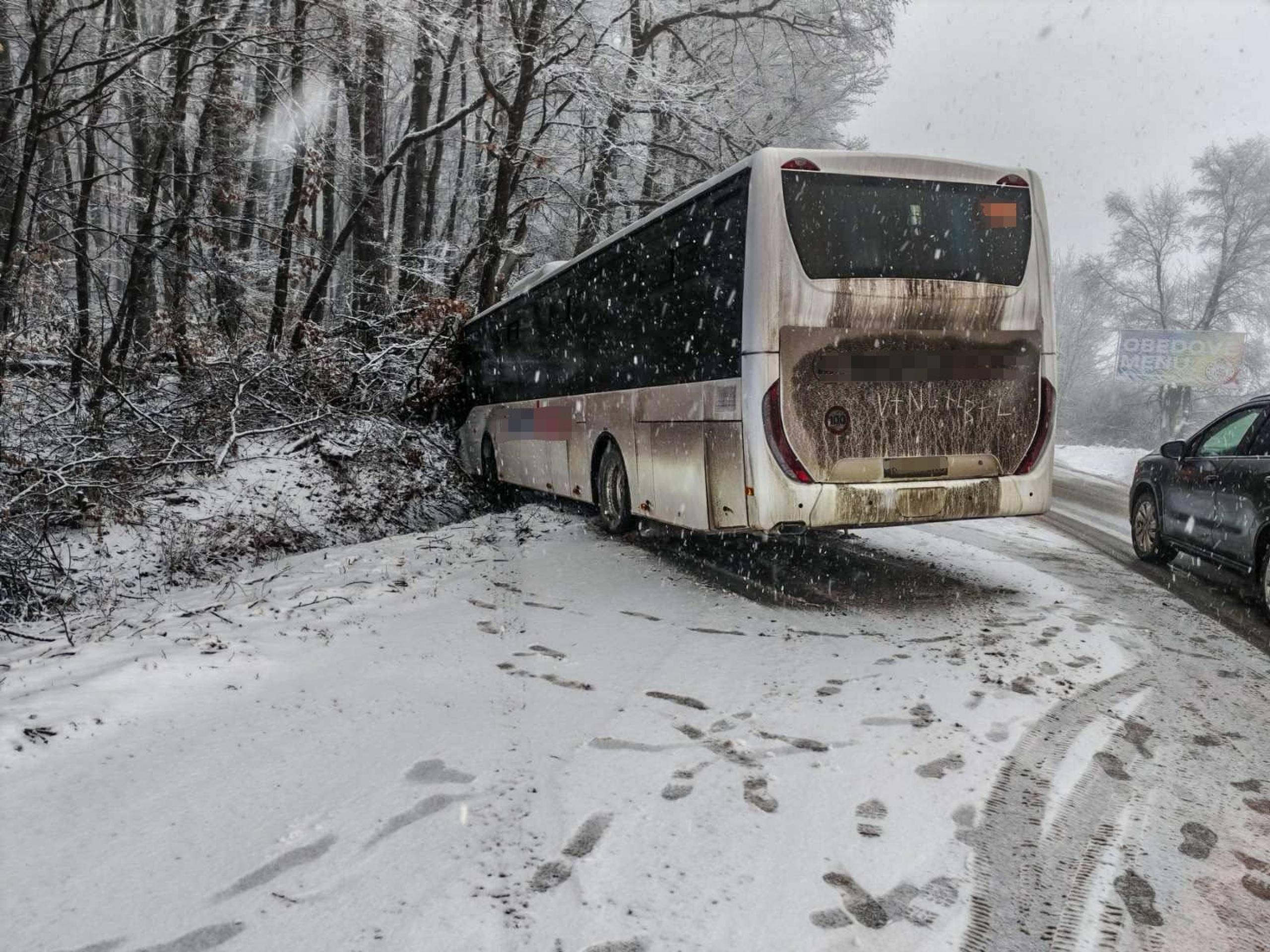 Dopravná nehoda autobusu na Slanci