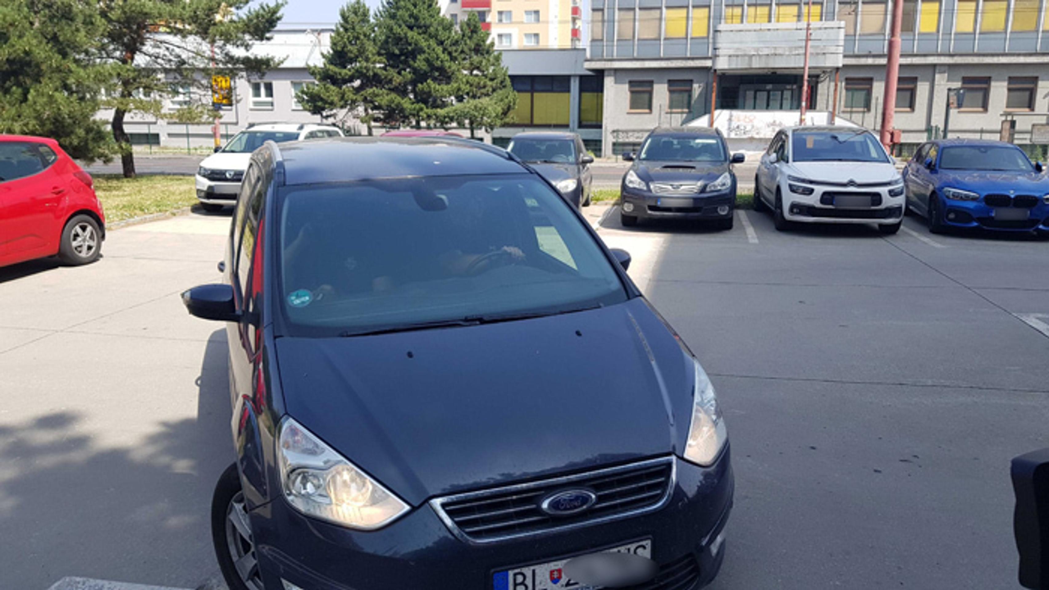 Zásah NAKA v budove finančnej správy v Bratislave.