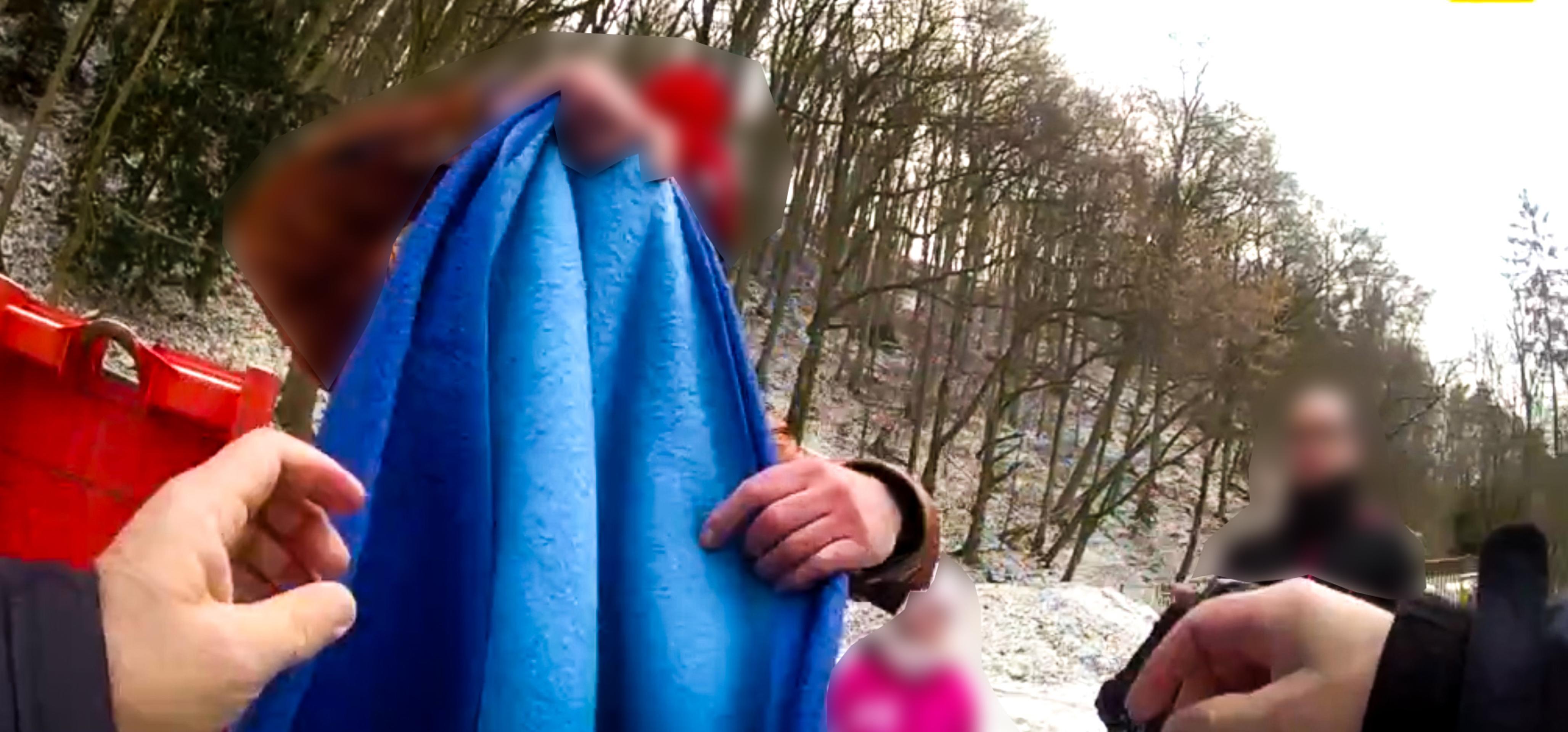 Pod mužom sa v Bratislave prepadol ľad