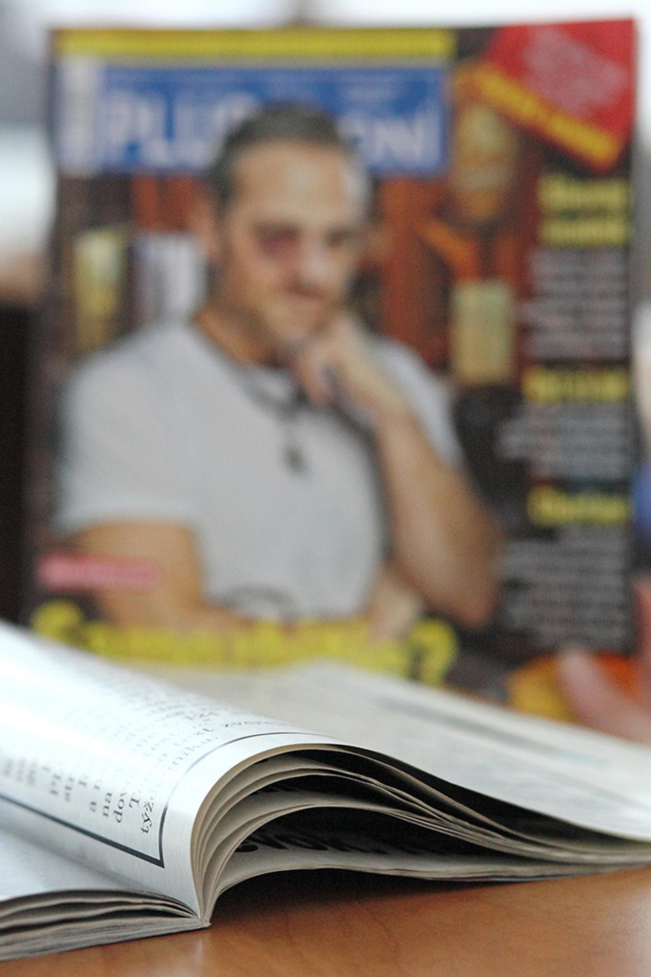 Takto vyzerá časopis  Plus 7 dní s vytlačeným ospravedlnením