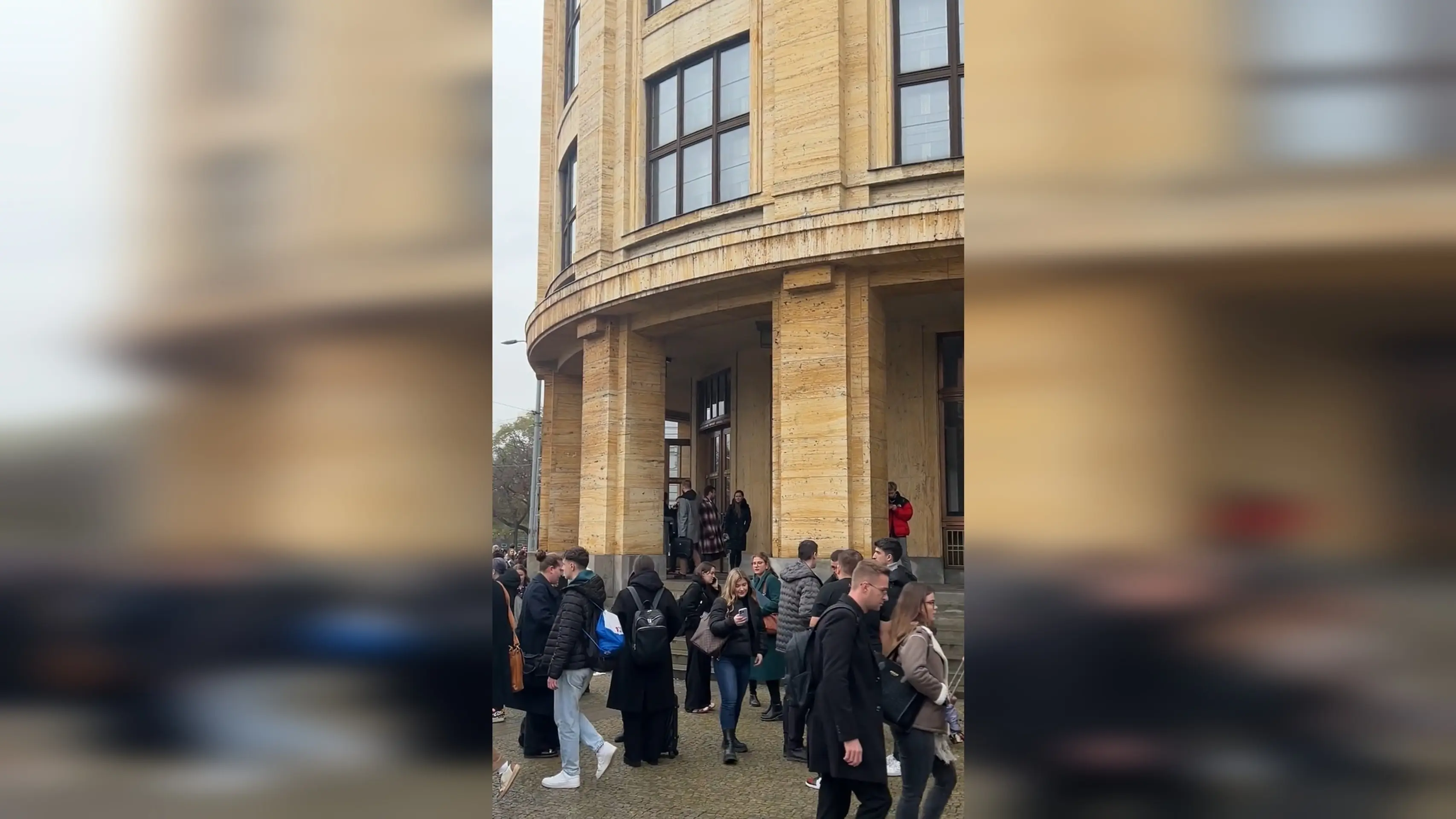 Budovy Univerzity Komenského evakuovali