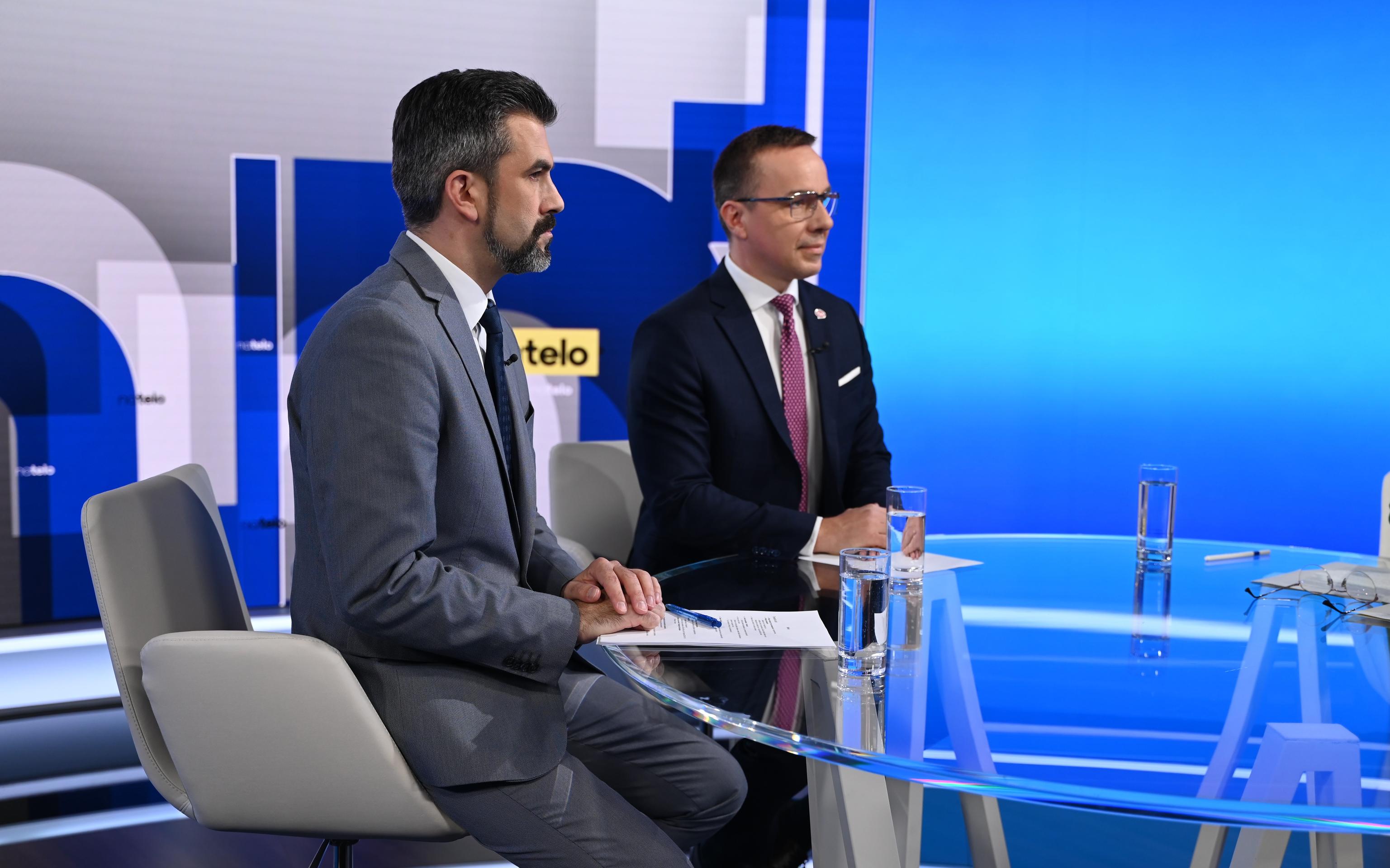 Hosťami relácie Na telo boli minister práce Erik Tomáš (Hlas) a poslanec Ján Hargaš (PS)