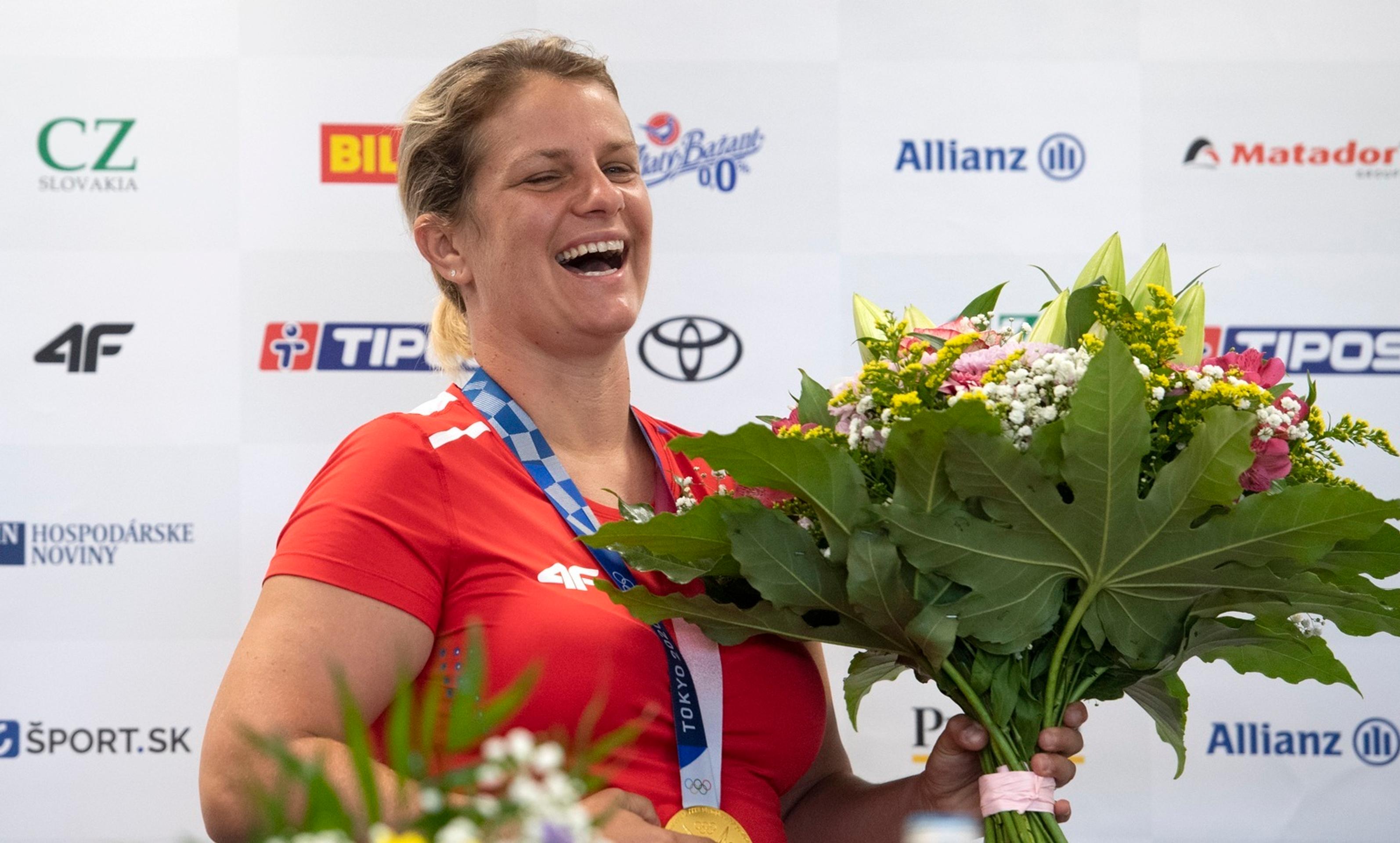 Na snímke olympijská víťazka v streľbe Zuzana Rehák Štefečeková počas tlačovej konferencie po návrate do vlasti.