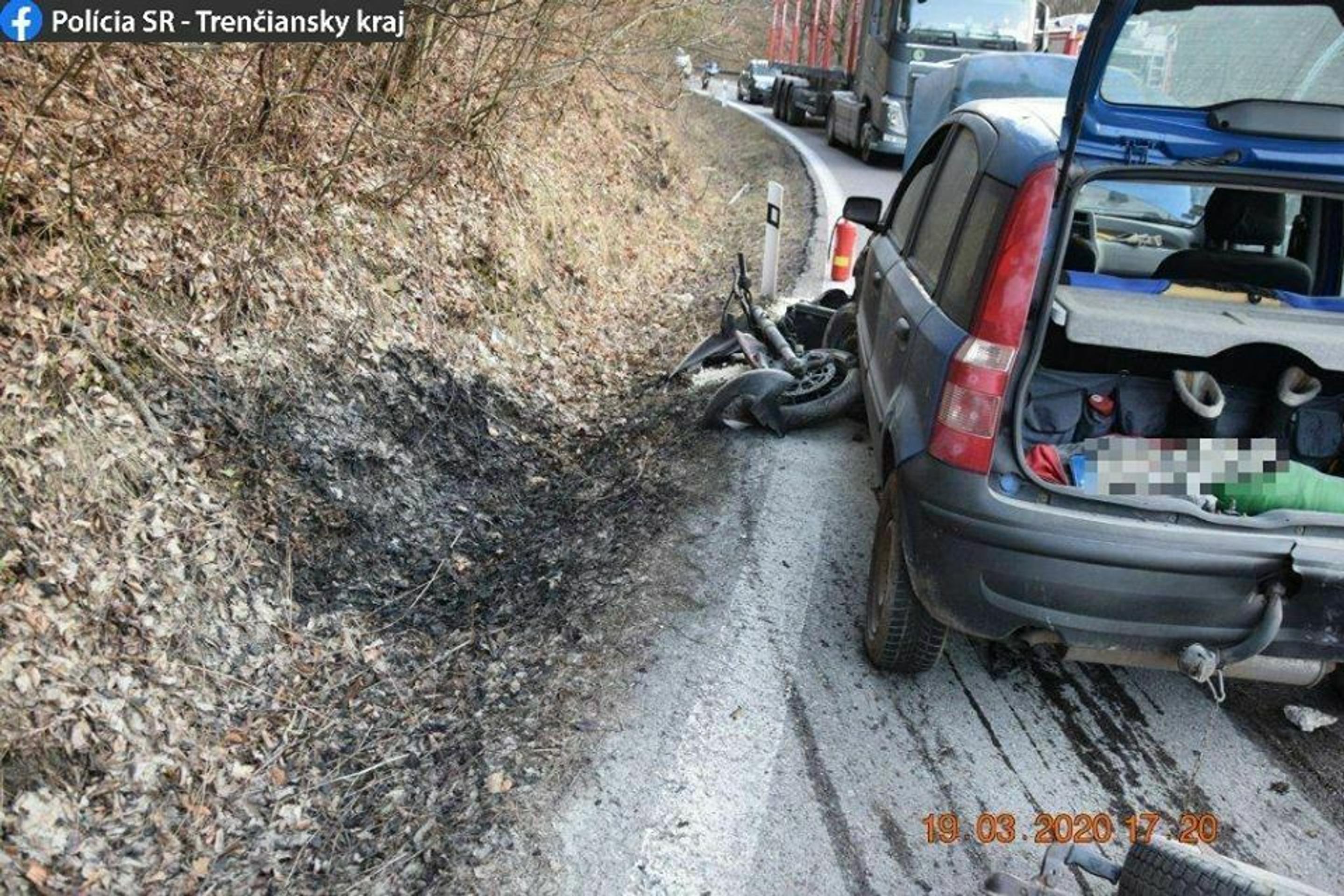 Tragická dopravná nehoda pri Handlovej.