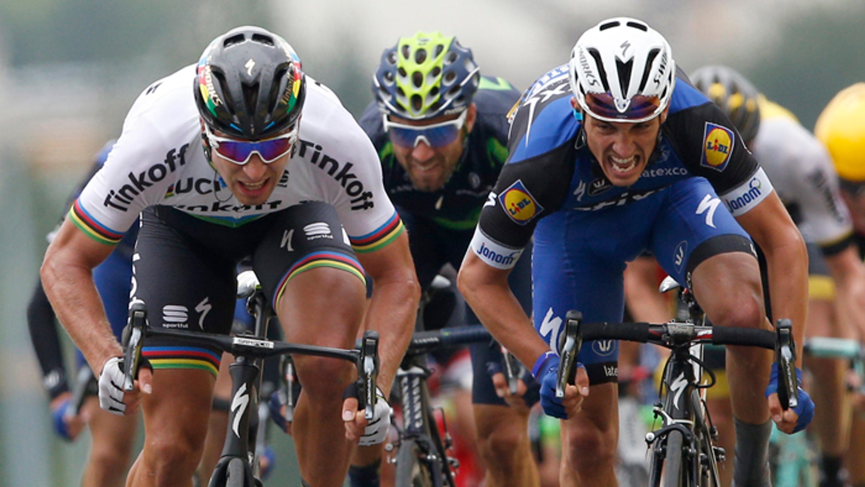 Záverečný špurt Petra Sagana s Julianom Alaphilippeom v 2. etape, ktorú vyhral úradujúci majster sveta.