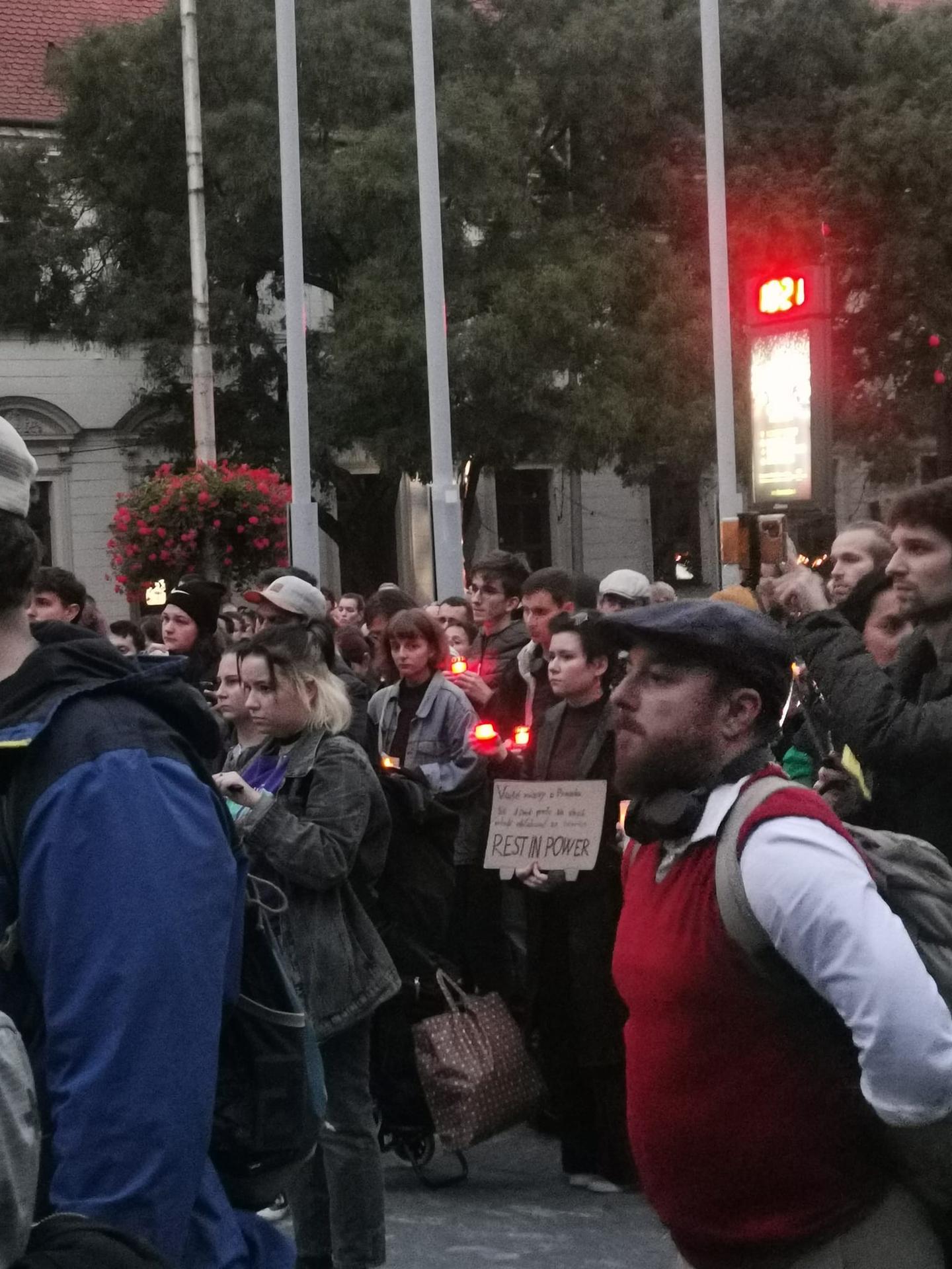 Na zhromaždení Za dúhové Slovensko si uctili pamiatku obetí streľby