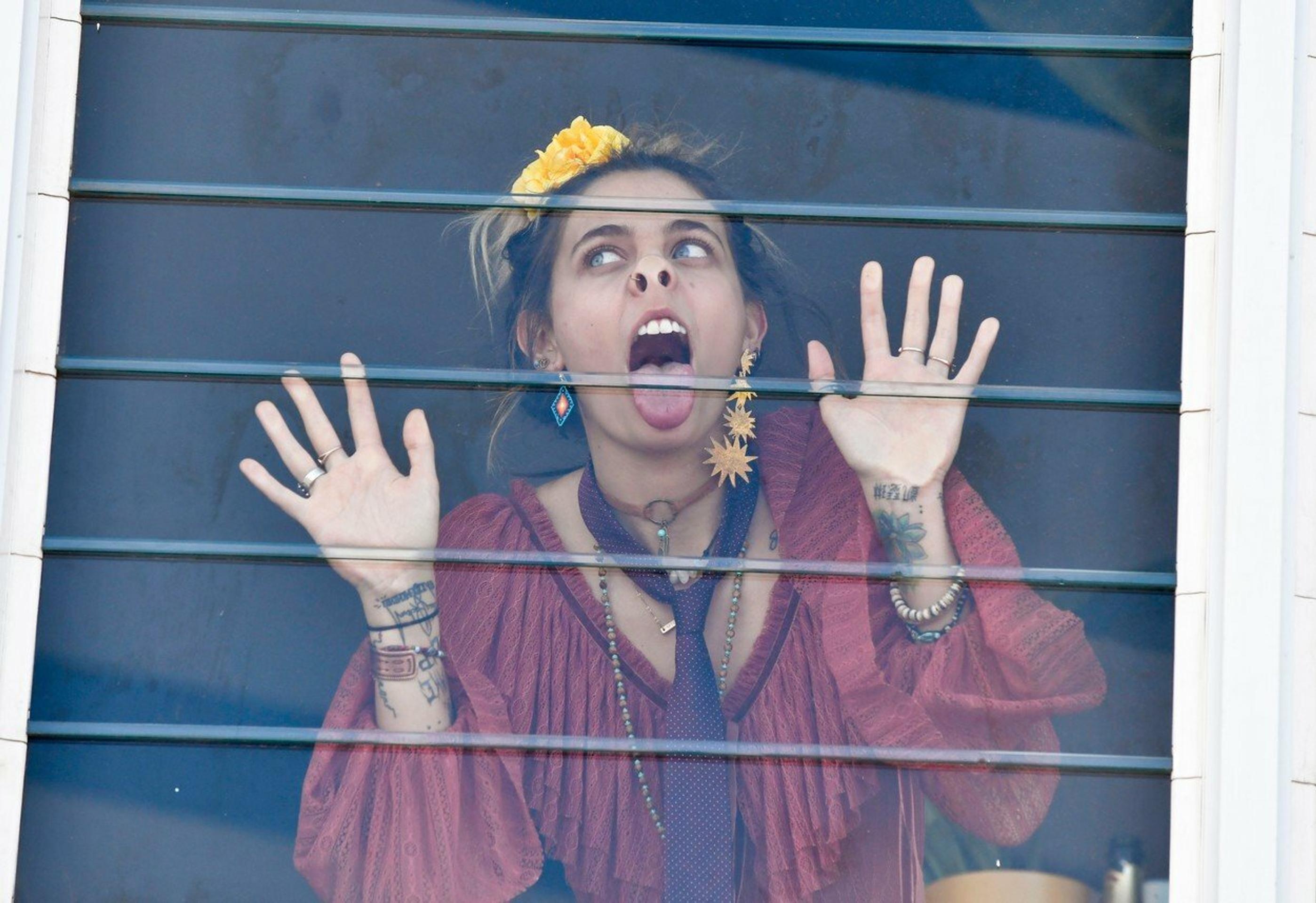 Paris Jackson na dostihoch. 