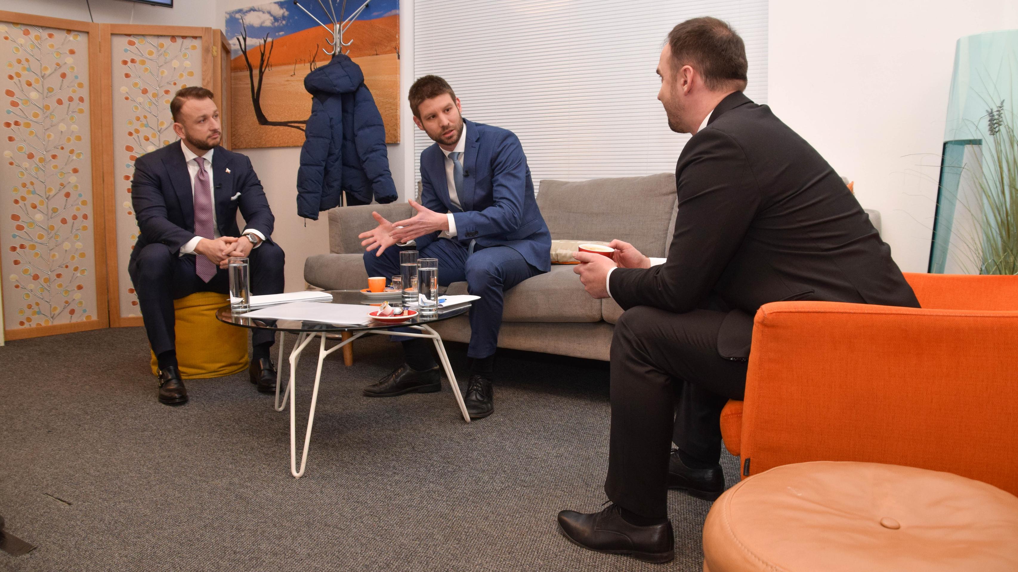 Matúš Šutaj Eštok, Michal Šipoš a Michal Šimečka v relácii Na telo.