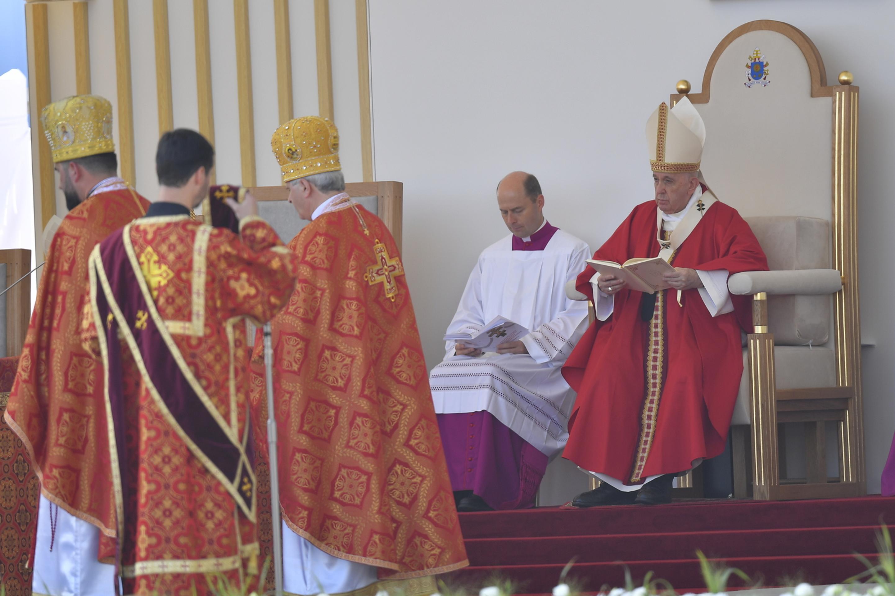 Pápež predsedá gréckokatolíckej omši