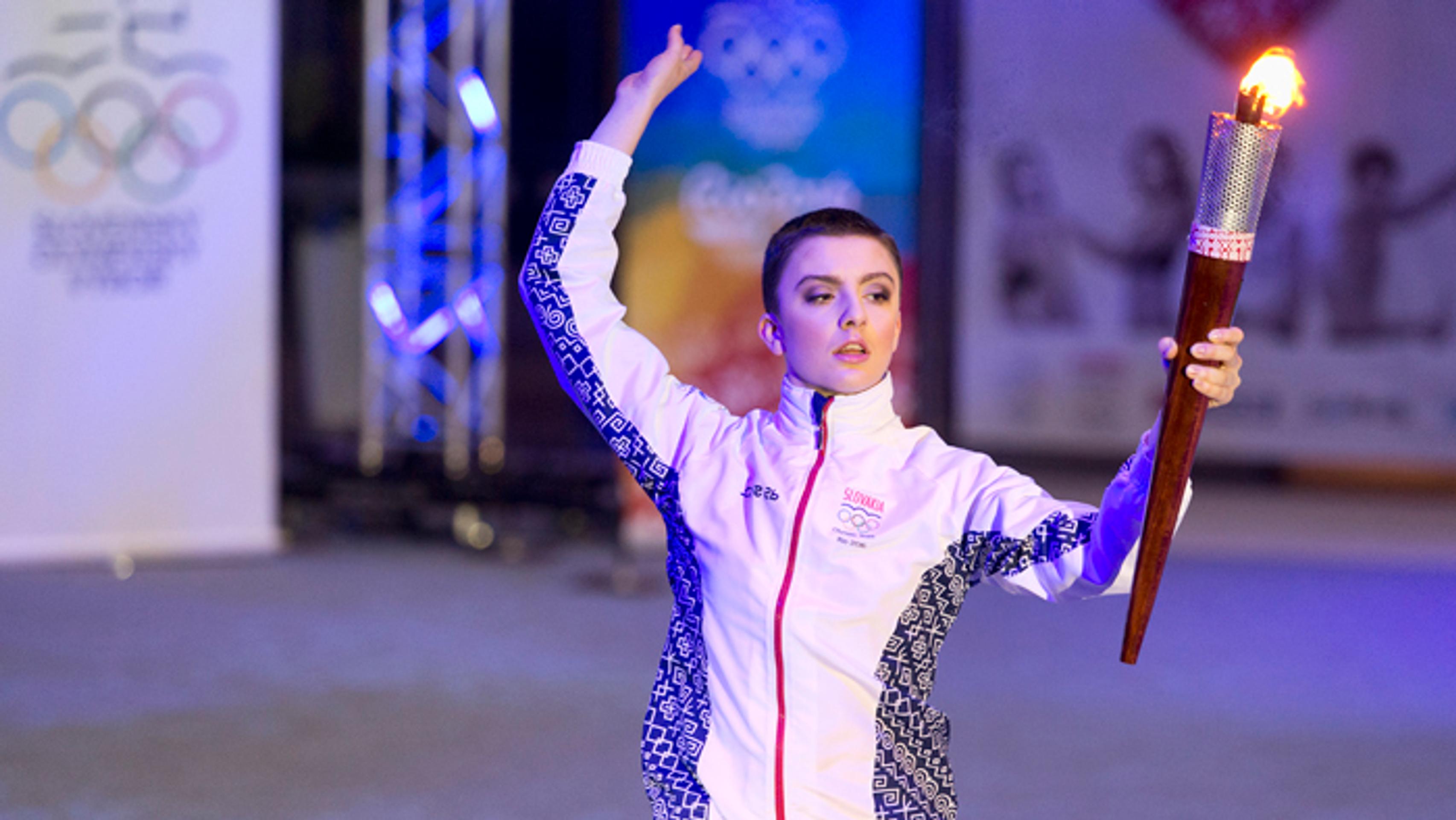 Ak získame medailu, takto budú naši športovci oblečení na stupni víťazov.