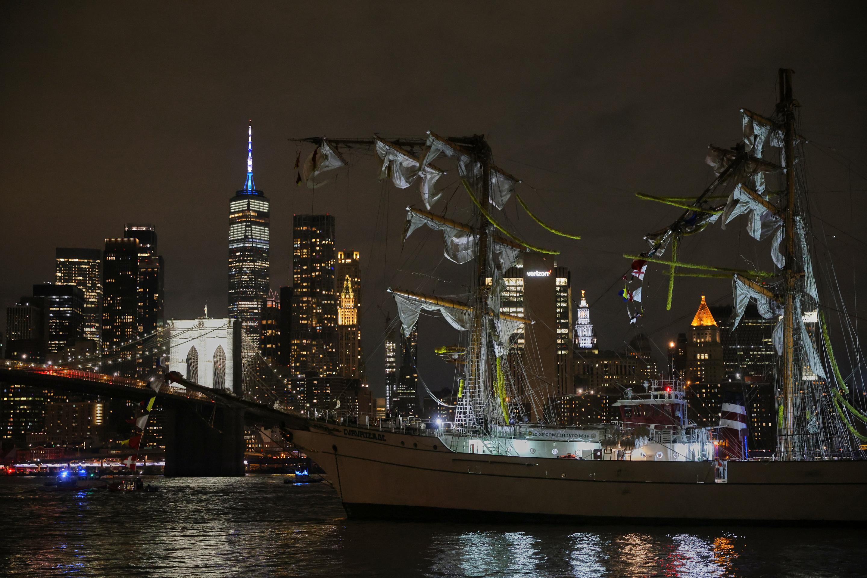 Do populárneho mosta v New Yorku narazila loď