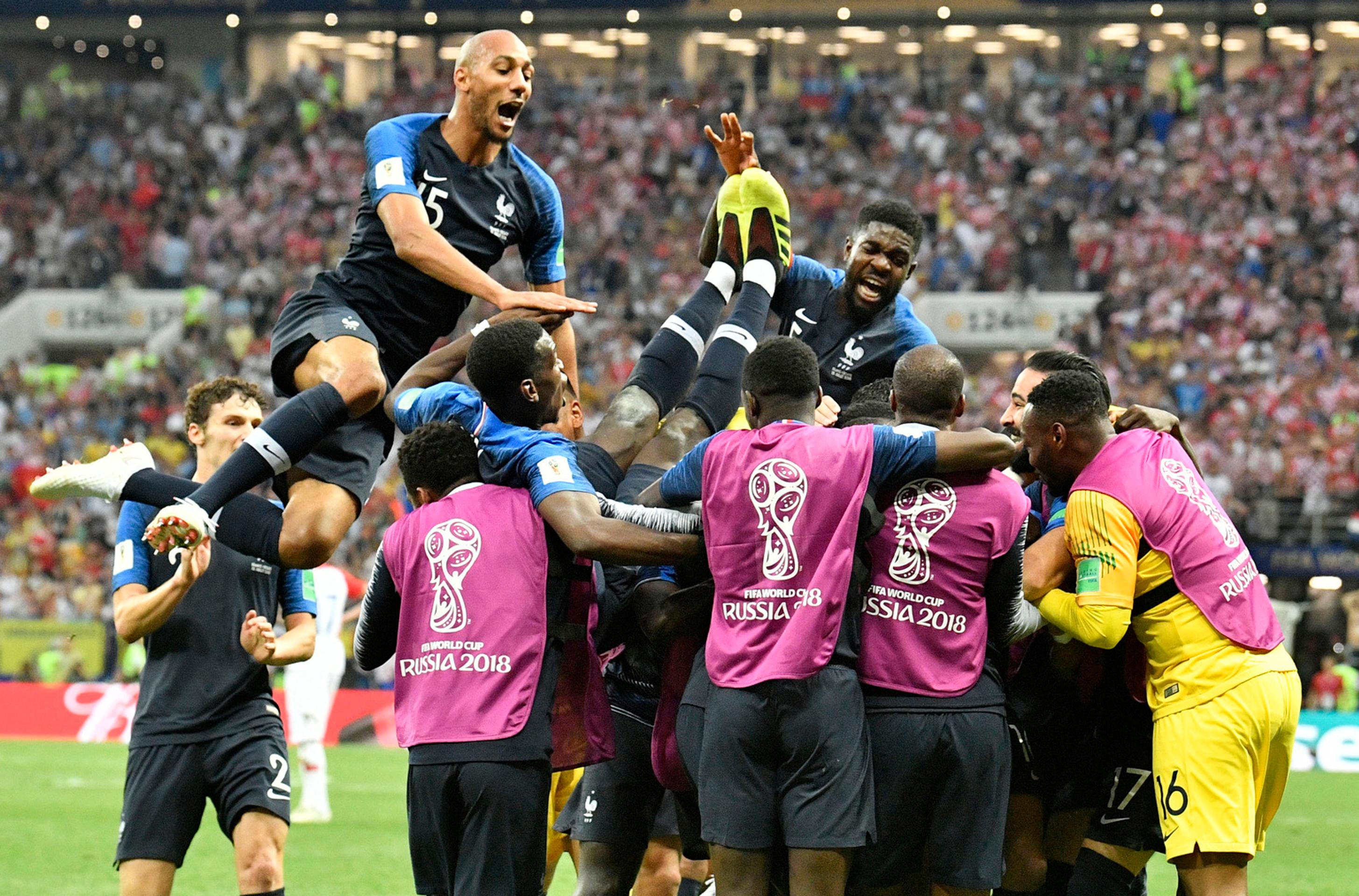 Oslavy futbalistov Francúzska