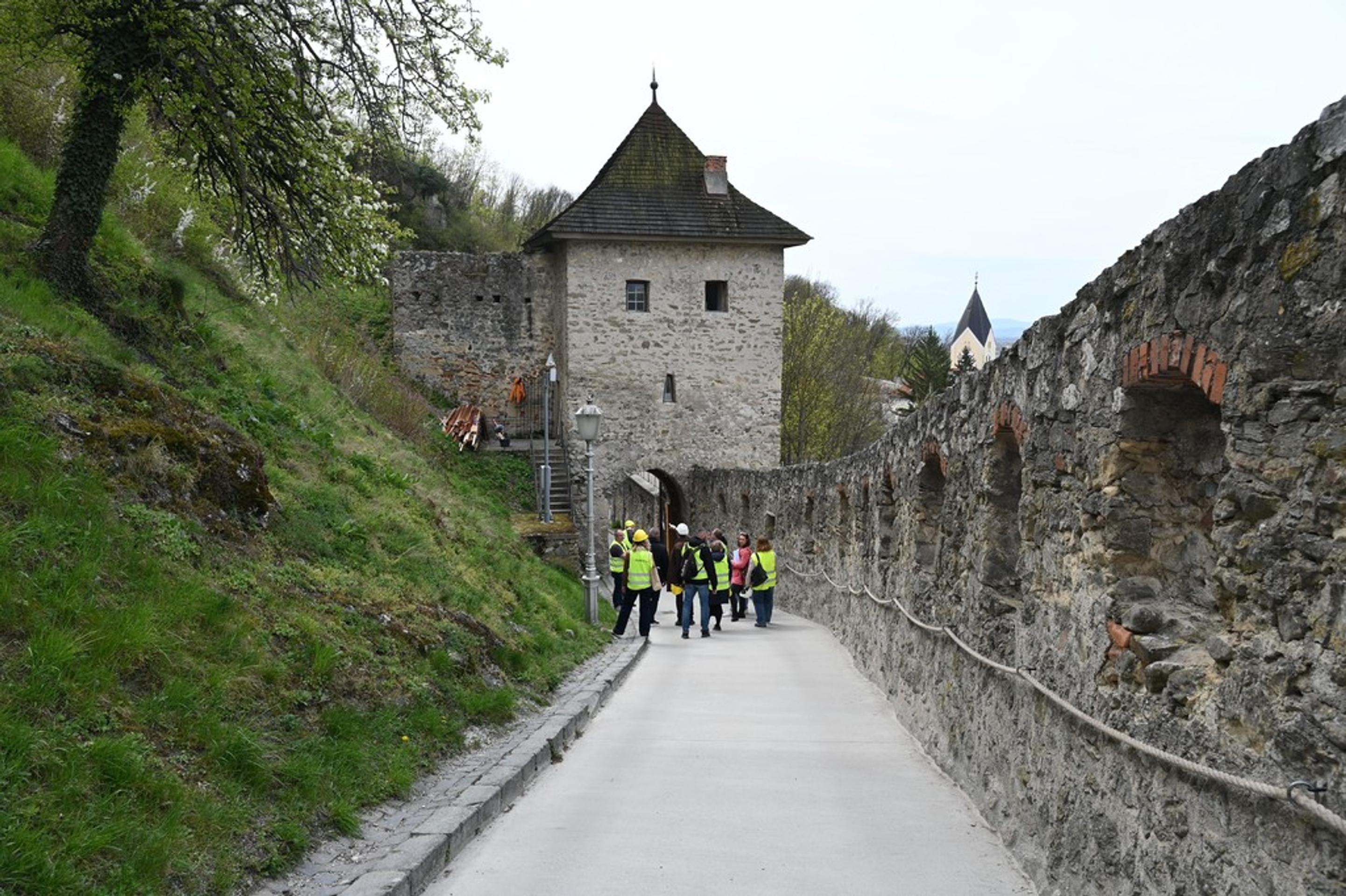 Rekonštrukcia Trenčianskeho hradu.