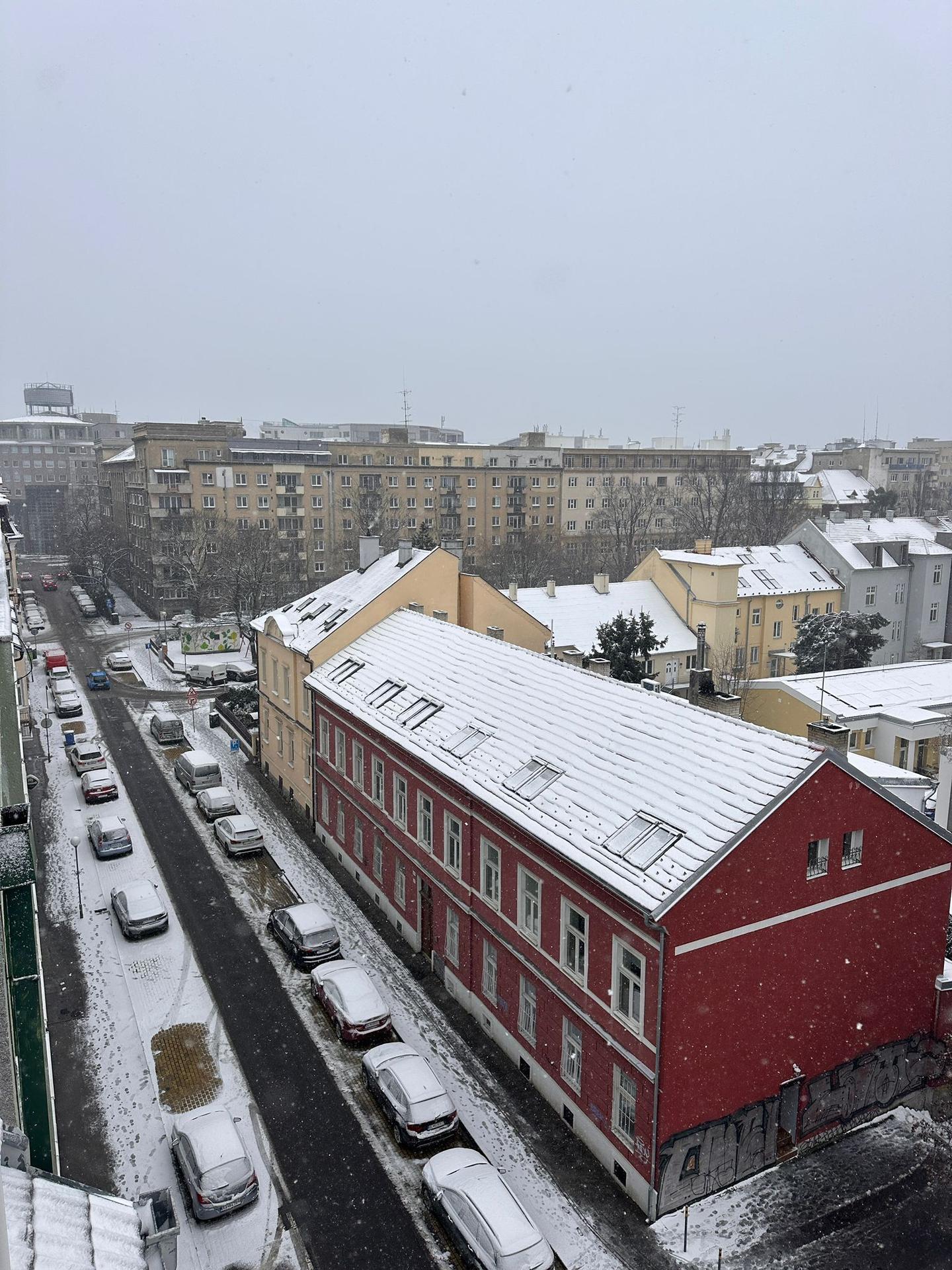 Zasnežená Bratislava.