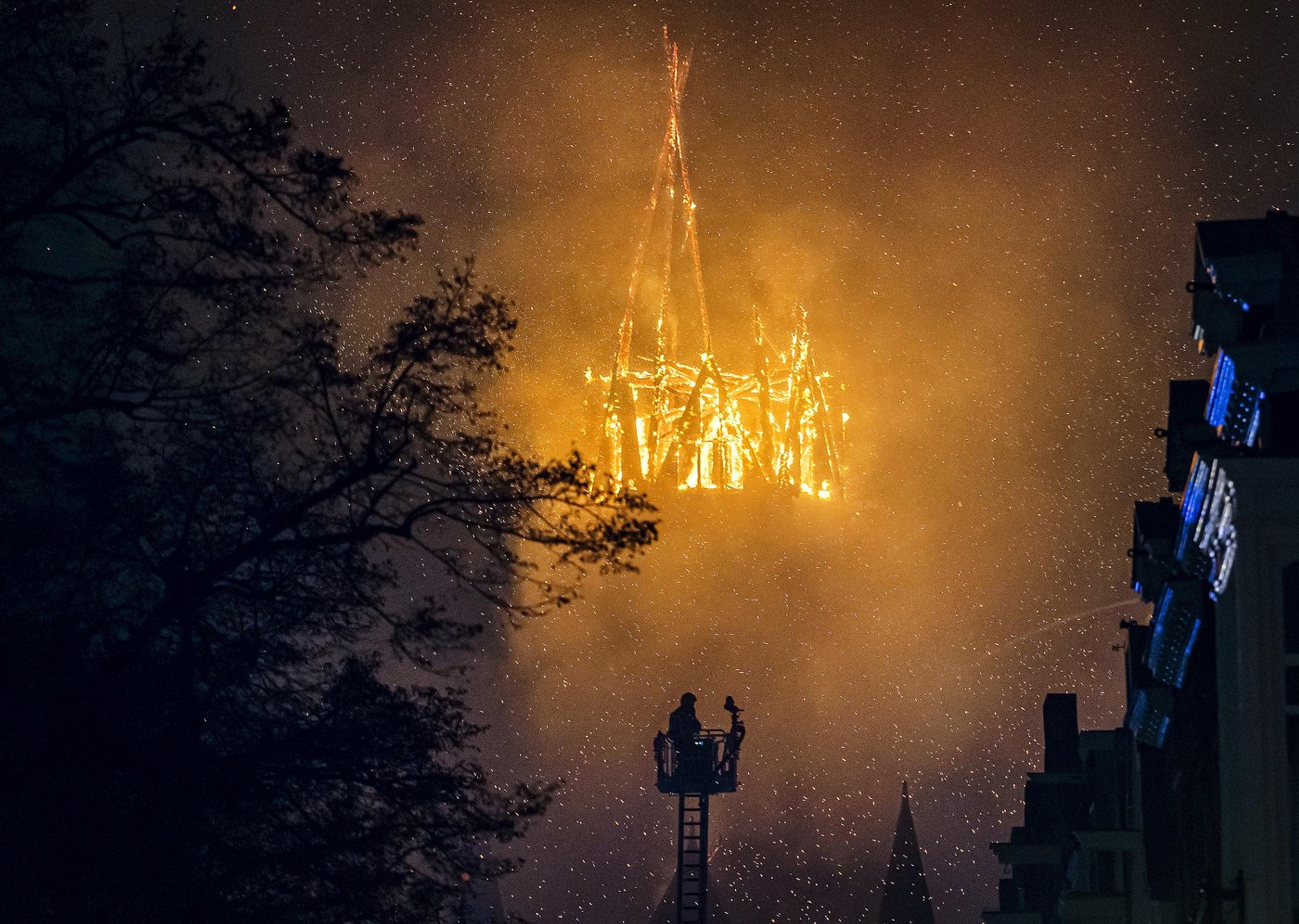 Vondelov kostol v Amsterdame zničil požiar